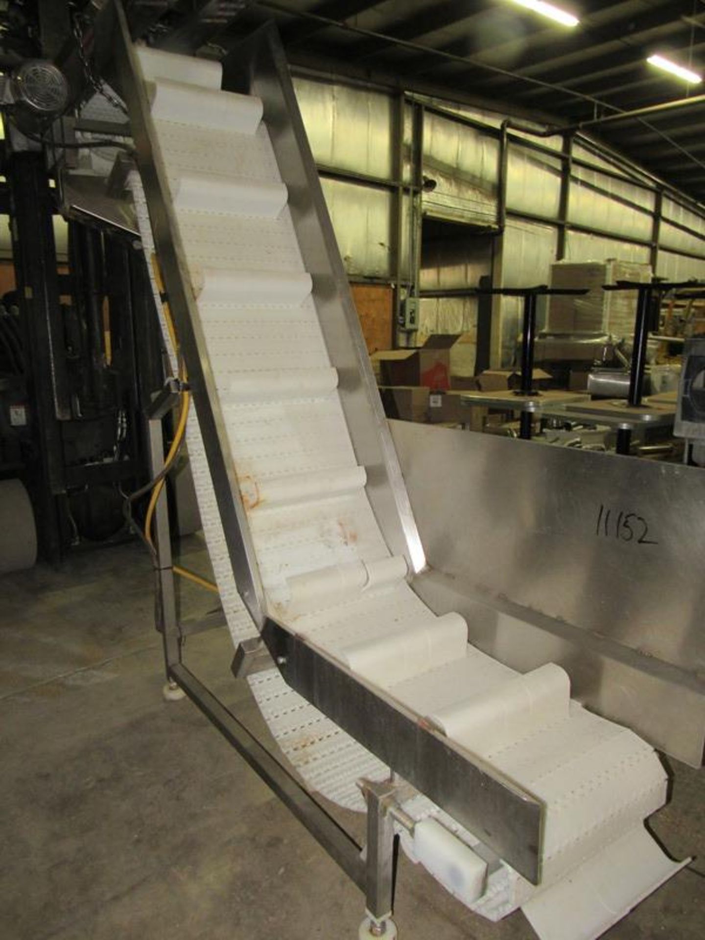 Stainless Steel "Z" Incline Conveyor, 18" W X 9' L flighted plastic belt, 4" high curved flights, - Image 2 of 4