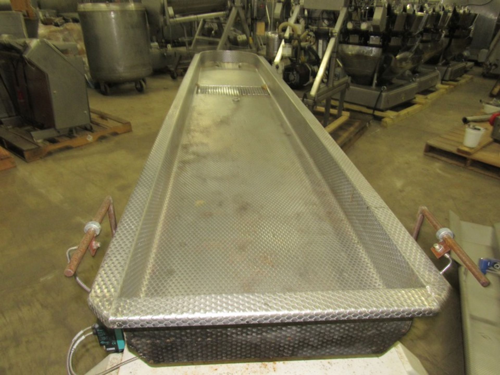 Smalley Mdl. EMC2t Vibratory Conveyor, dimpled stainless steel tray, 18" W X 115" L X 4" D, 9" - Image 4 of 6