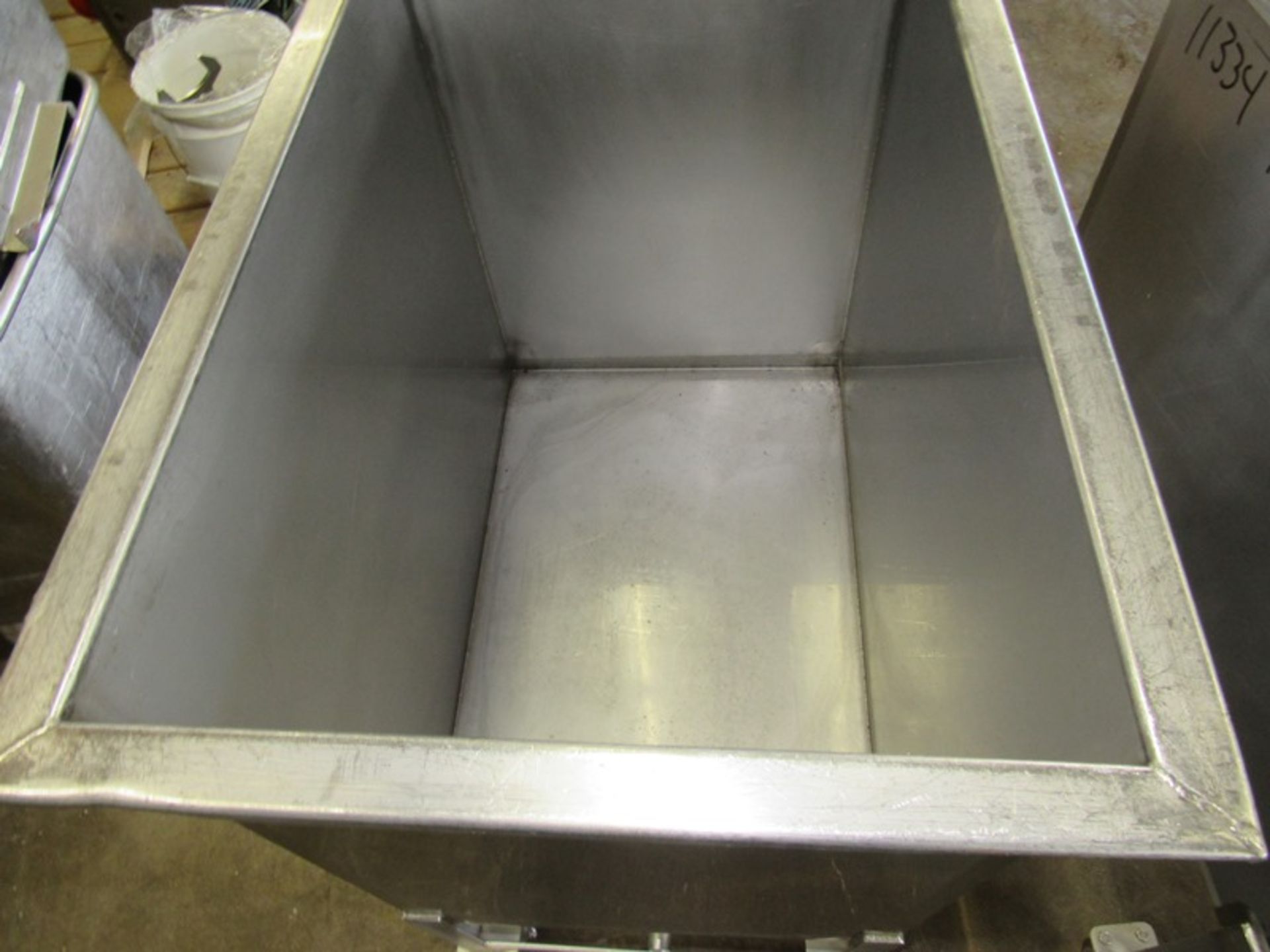 Stainless Steel Portable Tanks, 18" W X 28" L X 24" D, bottom side drain with screen and top ( - Image 4 of 5