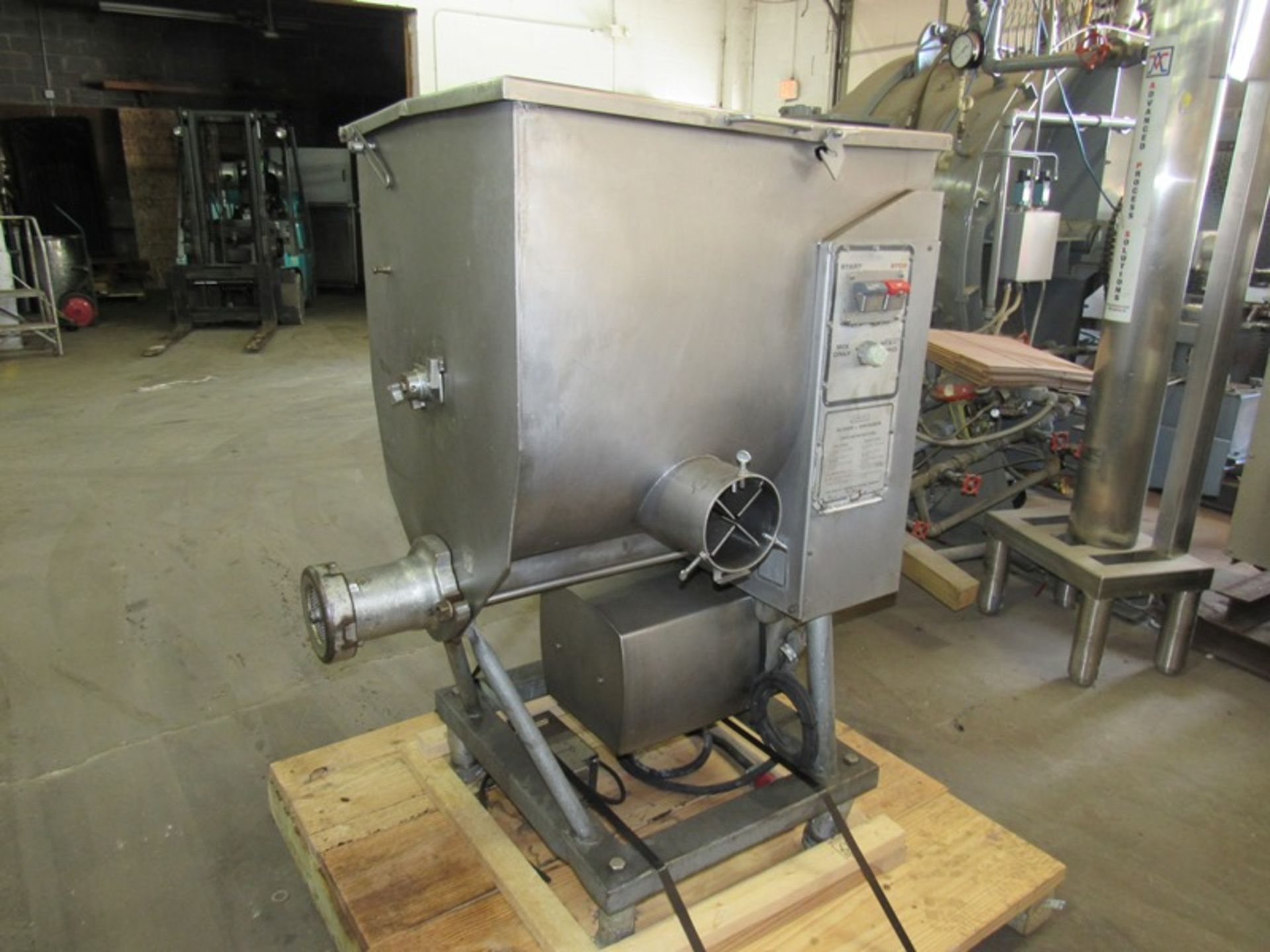 Hobart Mdl. 4346 Mixer/Grinder, Ser. #186473C, 220 volts, 3 phase (Required Loading Fee $100- Pickup