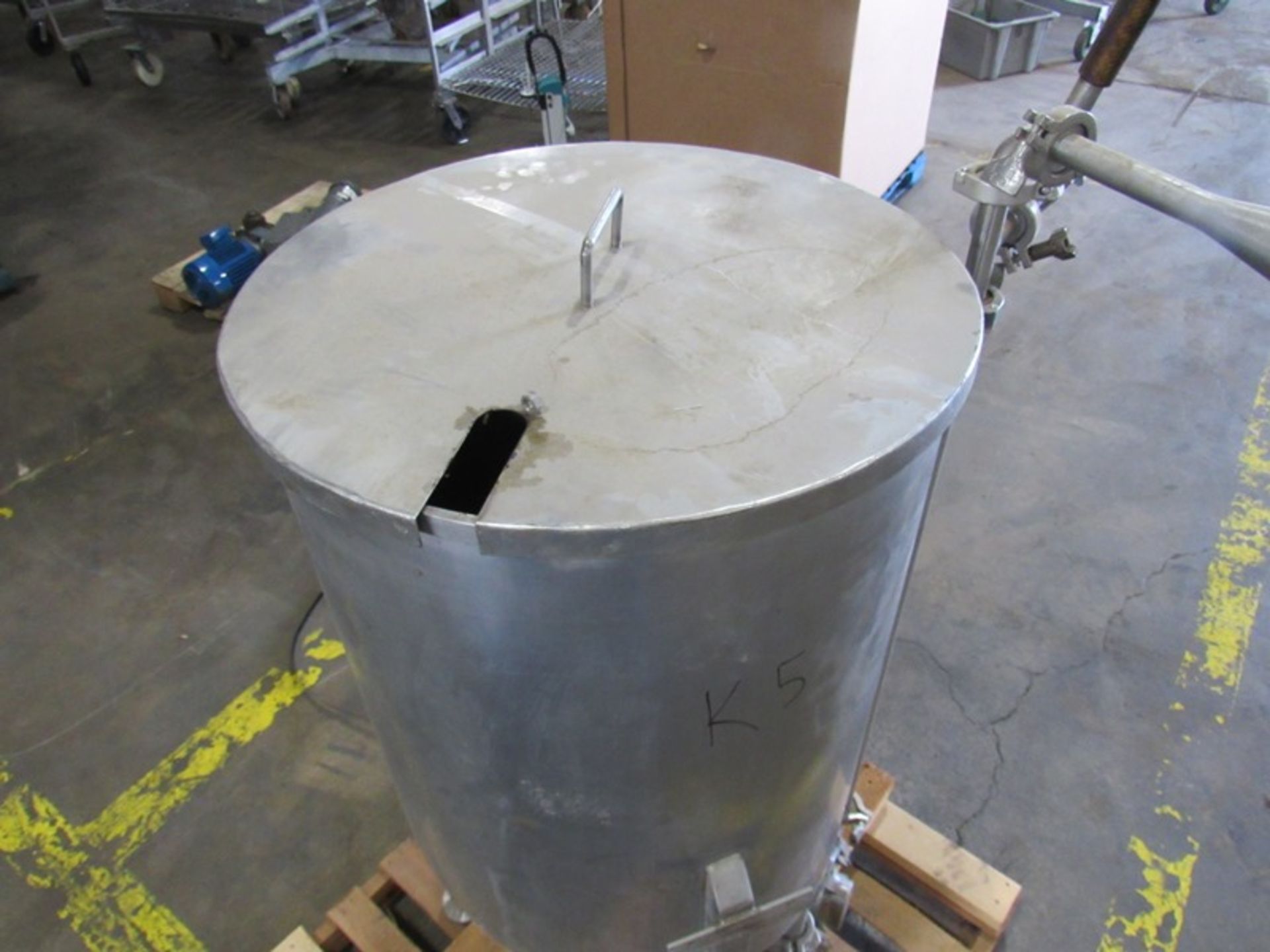 Stainless Steel Tank, 24" dia. X 25" deep, slanted bottom with pump, size 10, Ser. #076748SS, 1/2 - Image 3 of 8