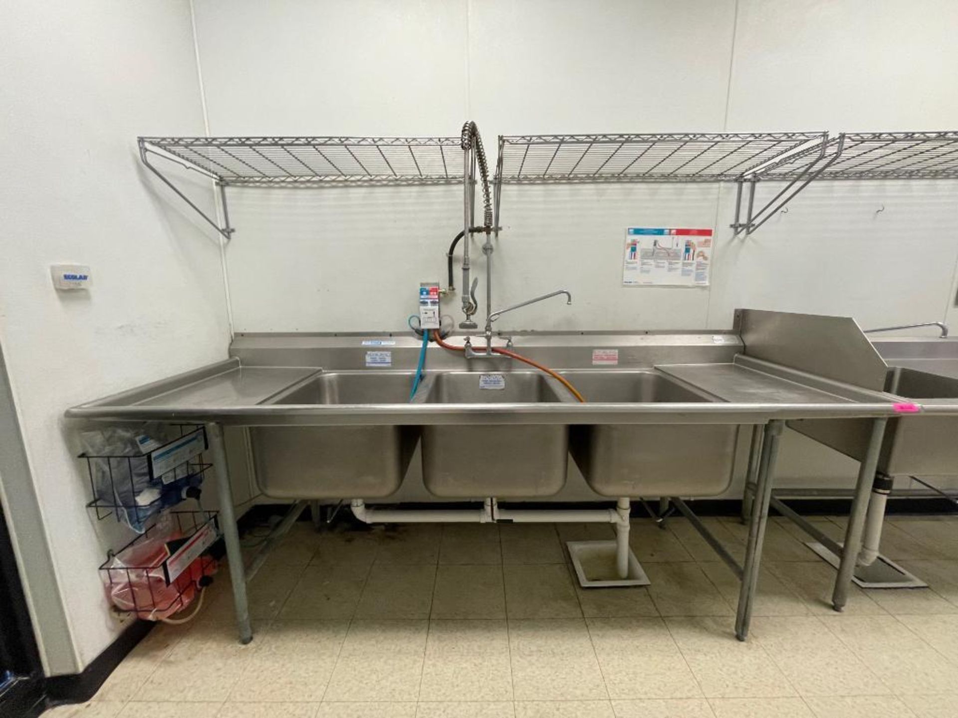 DESCRIPTION: 102" X 32" THREE WELL STAINLESS POT SINK W/ LEFT AND RIGHT DRY BOARDS. ADDITIONAL INFOR - Image 3 of 10