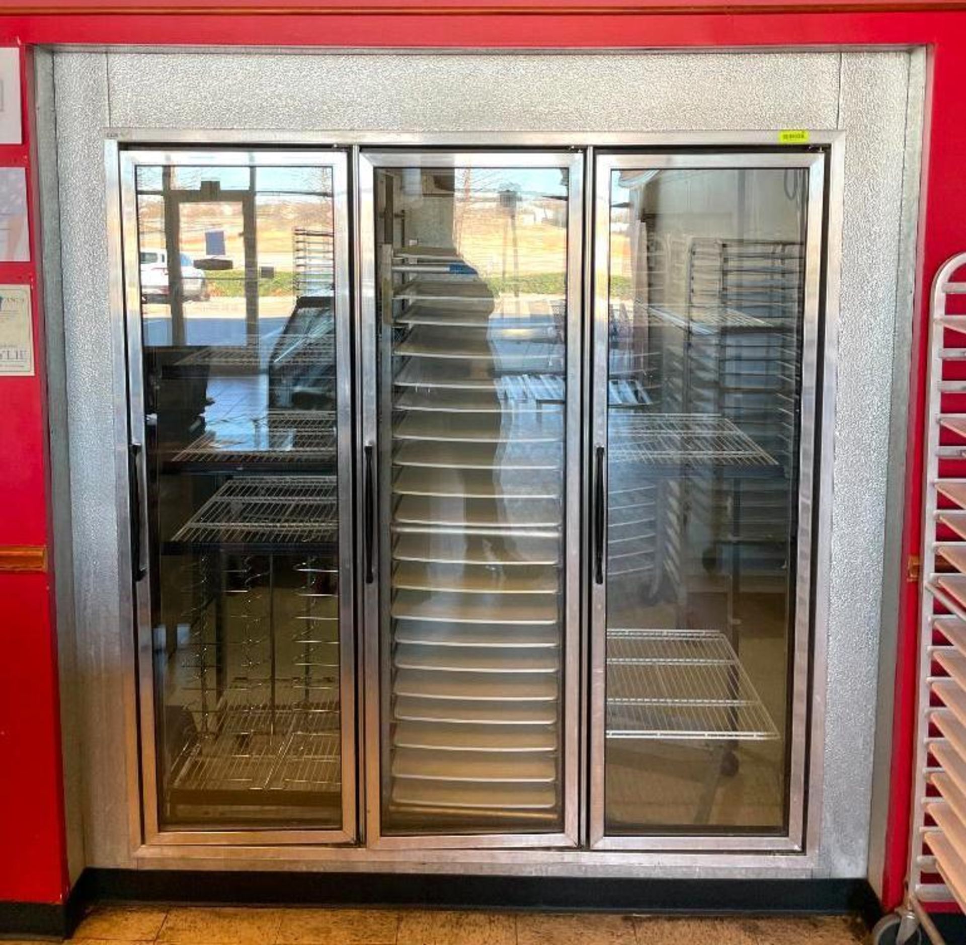 DESCRIPTION: IMPERIAL 17'X10' WALK-IN COOLER WITH 3-GLASS DOOR FRONT ADDITIONAL INFORMATION:  THIS I - Image 2 of 12