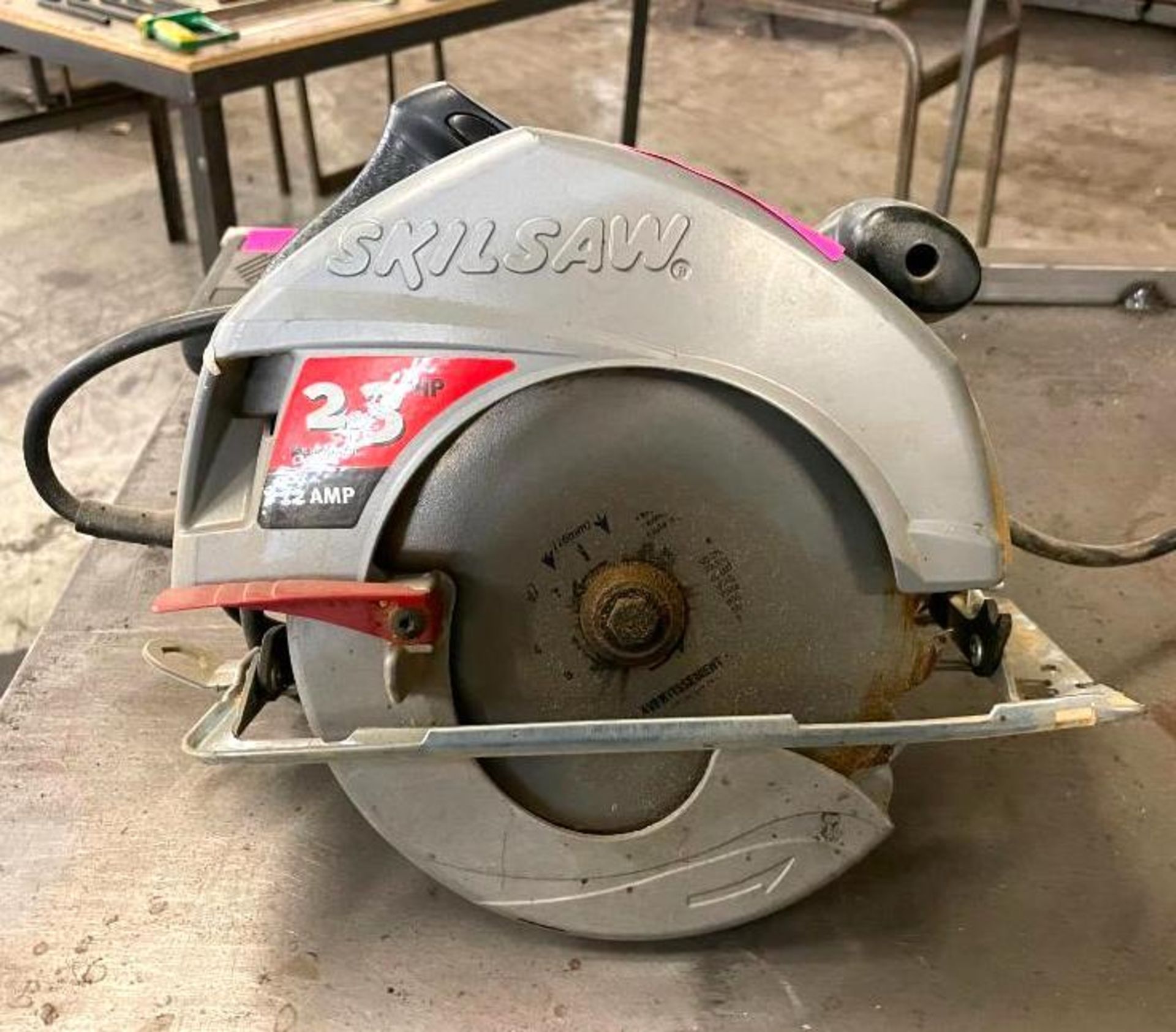 DESCRIPTION: 7-1/4" CIRCULAR SAW BRAND/MODEL: SKILSAW QTY: 1