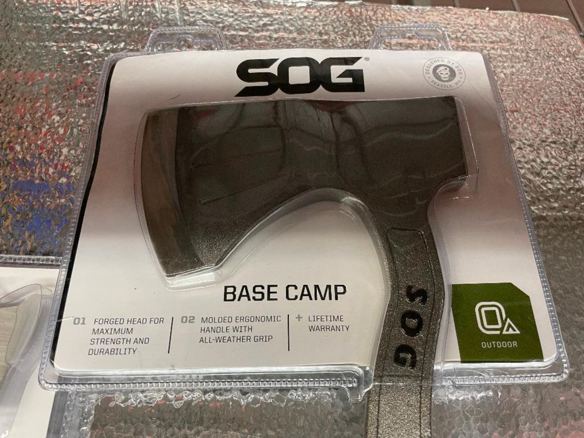 DESCRIPTION: SOG THROWING HAWKS AND SOG BASE CAMP AXE ADDITIONAL INFORMATION RETAIL VALUE $120 LOCAT - Image 4 of 4