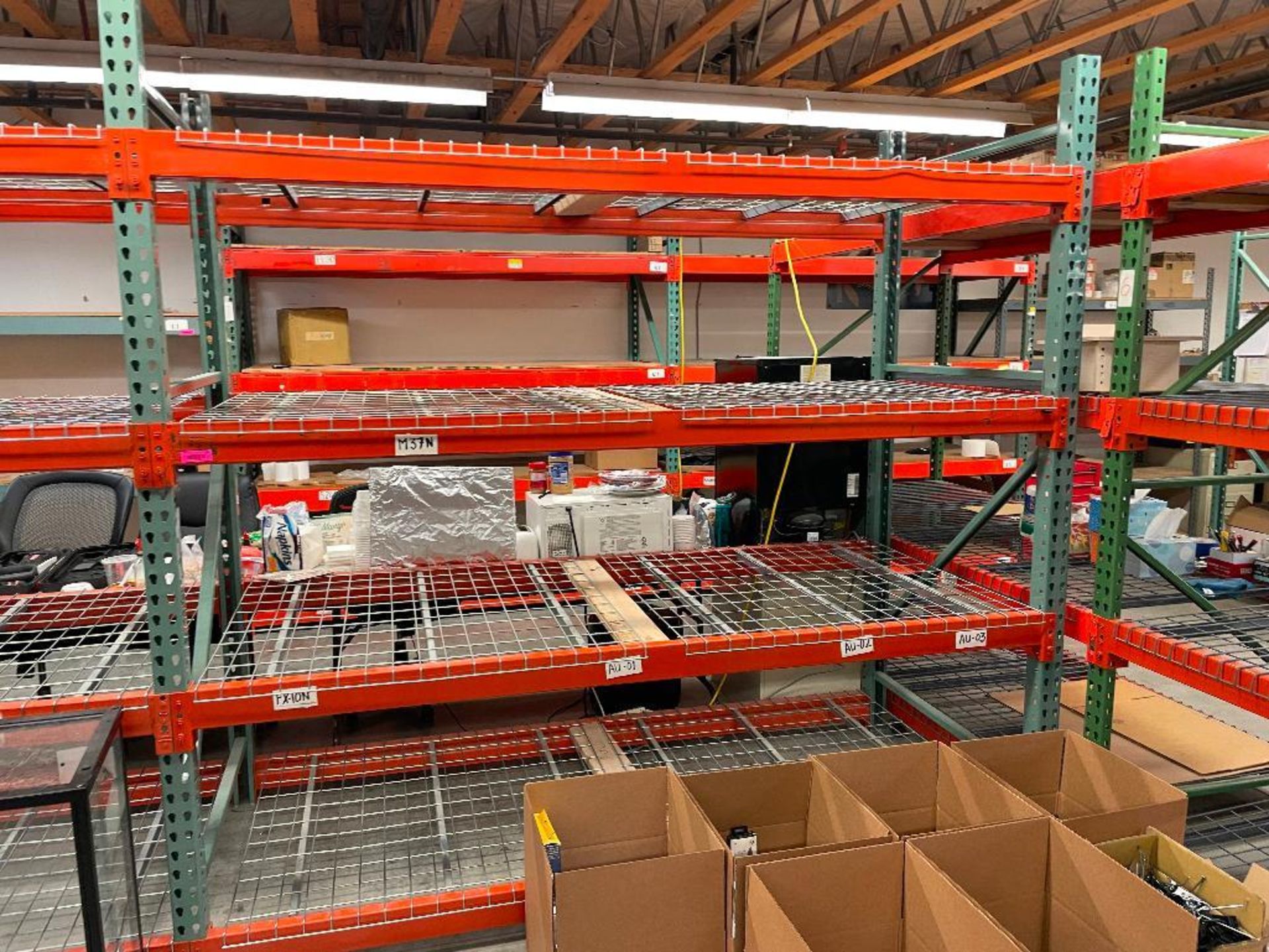 DESCRIPTION: (5) SECTIONS OF 8' X 36" PALLET RACKING AND WIRE DECKING. ADDITIONAL INFORMATION W/ (8) - Image 4 of 4