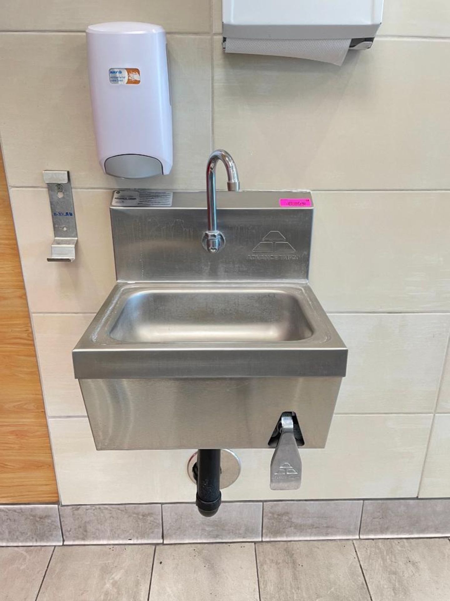 DESCRIPTION: 17" X 15" STAINLESS WALL-MOUNTED SINK W/ SOAP & PAPER TOWEL DISPENSERS SIZE: 17" X 15" - Image 4 of 8
