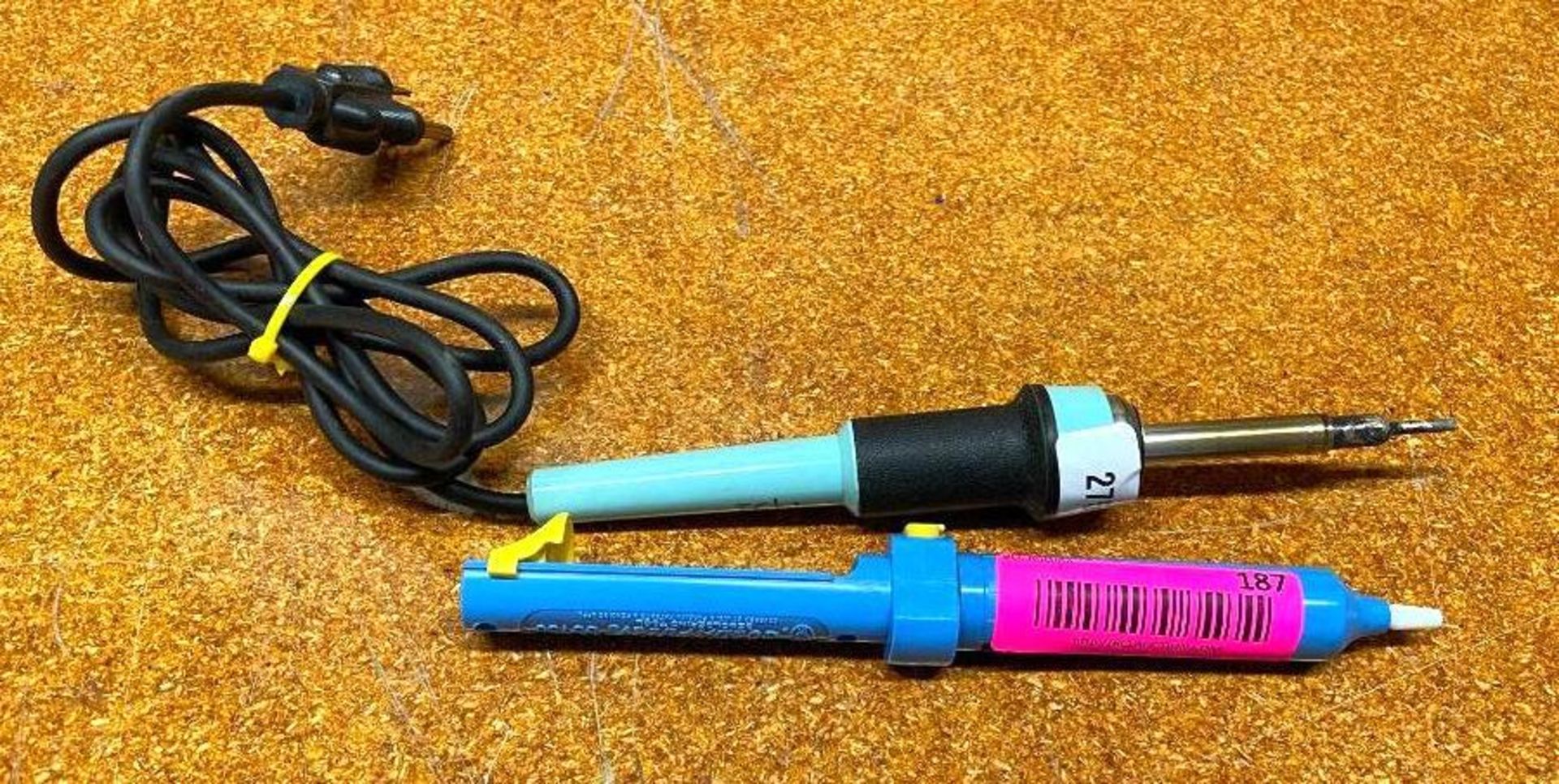 SOLDERING IRON BRAND/MODEL: JENSEN INFORMATION: WITH VACUUM SOLDER REMOVER QTY: 1