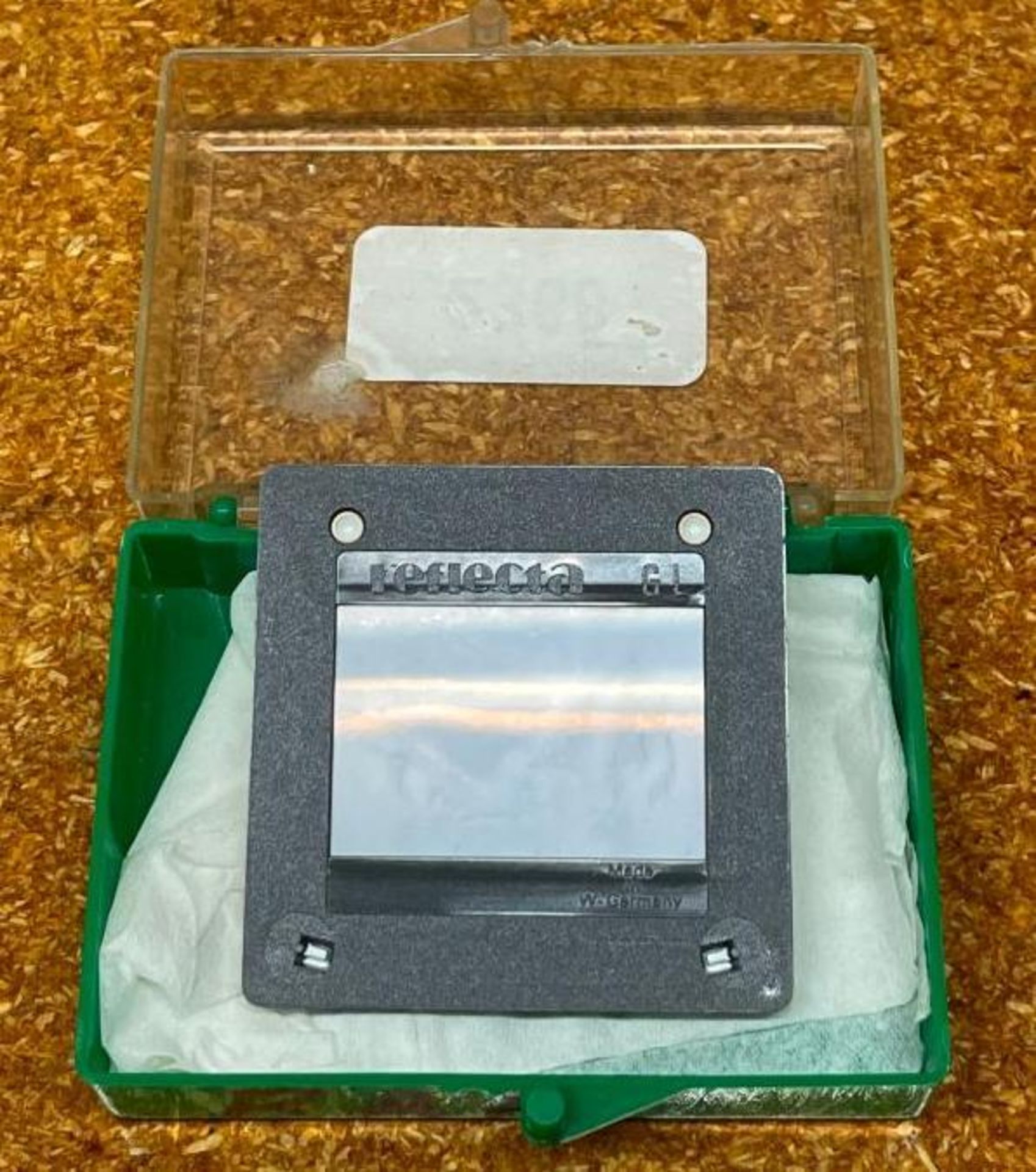 (2) HOLOGRAPHIC DIFFRACTION GRATING BRAND/MODEL: ARBOR SCIENTIFIC 33-0980 INFORMATION: MOUNTED IN 50