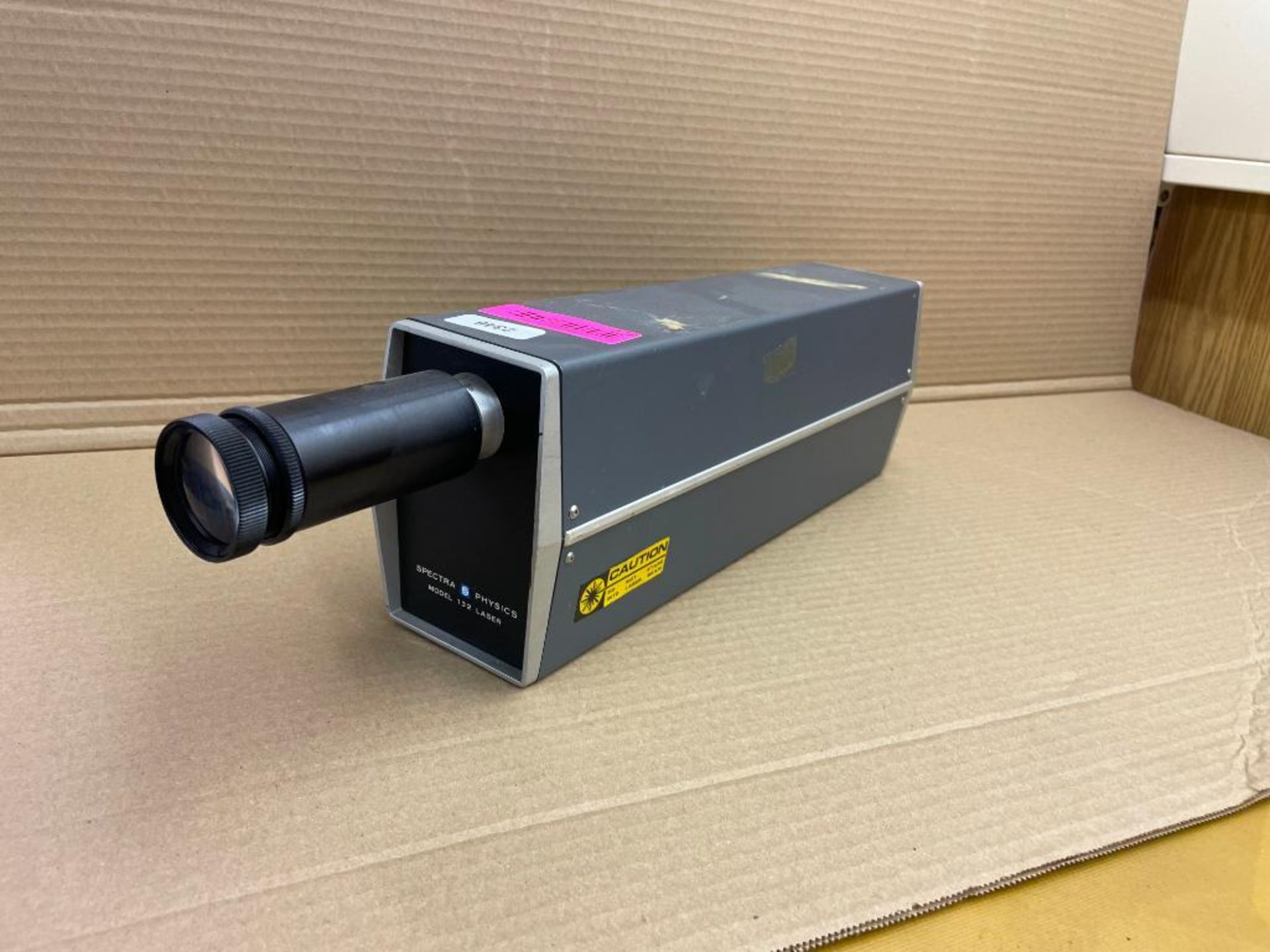 DESCRIPTION: HeNe LASER BRAND/MODEL: SPECTRA-PHYSICS 132 INFORMATION: 633 nm, WITH COLLIMATOR QTY: 1 - Image 4 of 9