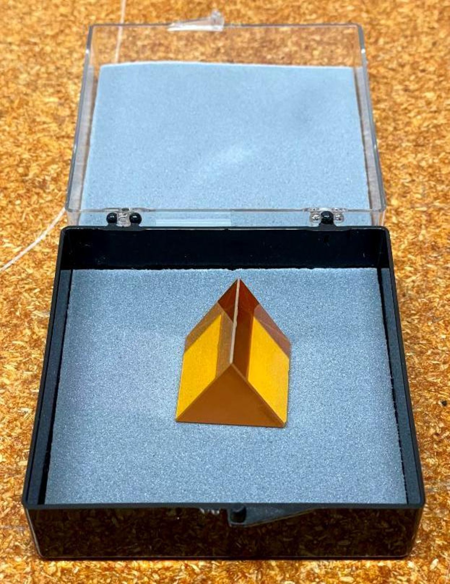 1" ZnSe EQUILATERAL PRISM BRAND/MODEL: JANOS A1231-025 INFORMATION: ZnSe PRISM QTY: 1