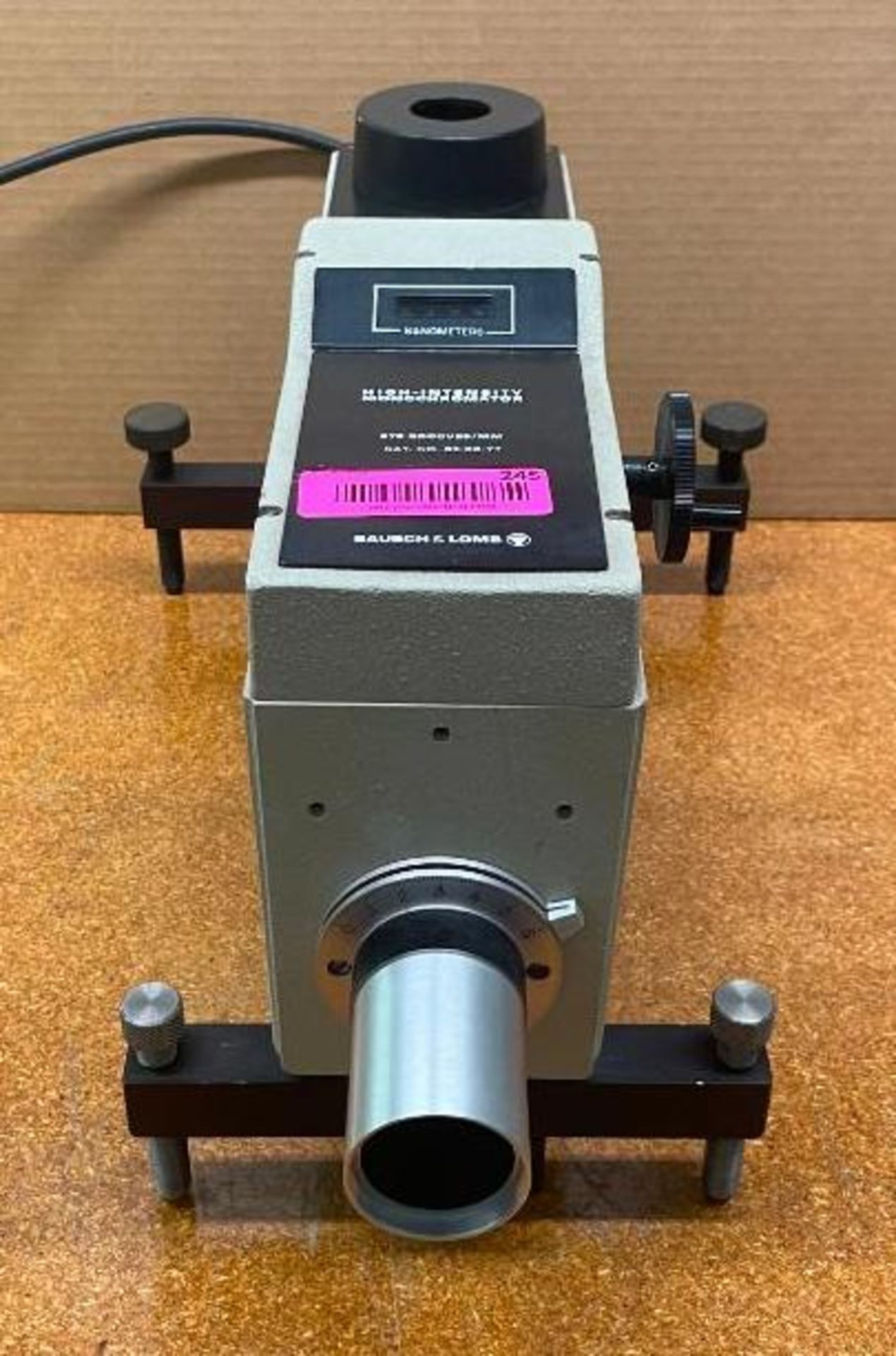 MONOCHROMATOR WITH TUNGSTEN LIGHT SOURCE BRAND/MODEL: BAUSCH & LOMB 33-86-77 QTY: 1 - Image 6 of 6
