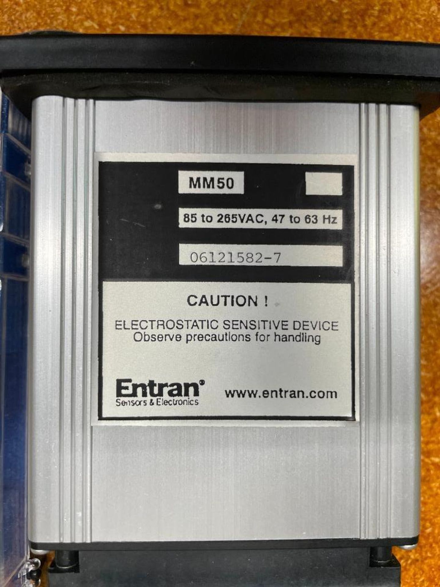 DIGITAL METER BRAND/MODEL: ENTRAN MM50 INFORMATION: 5-1/2 DIGITS, CABLES, AND (2) SMALL MOTORS QTY: - Image 3 of 7