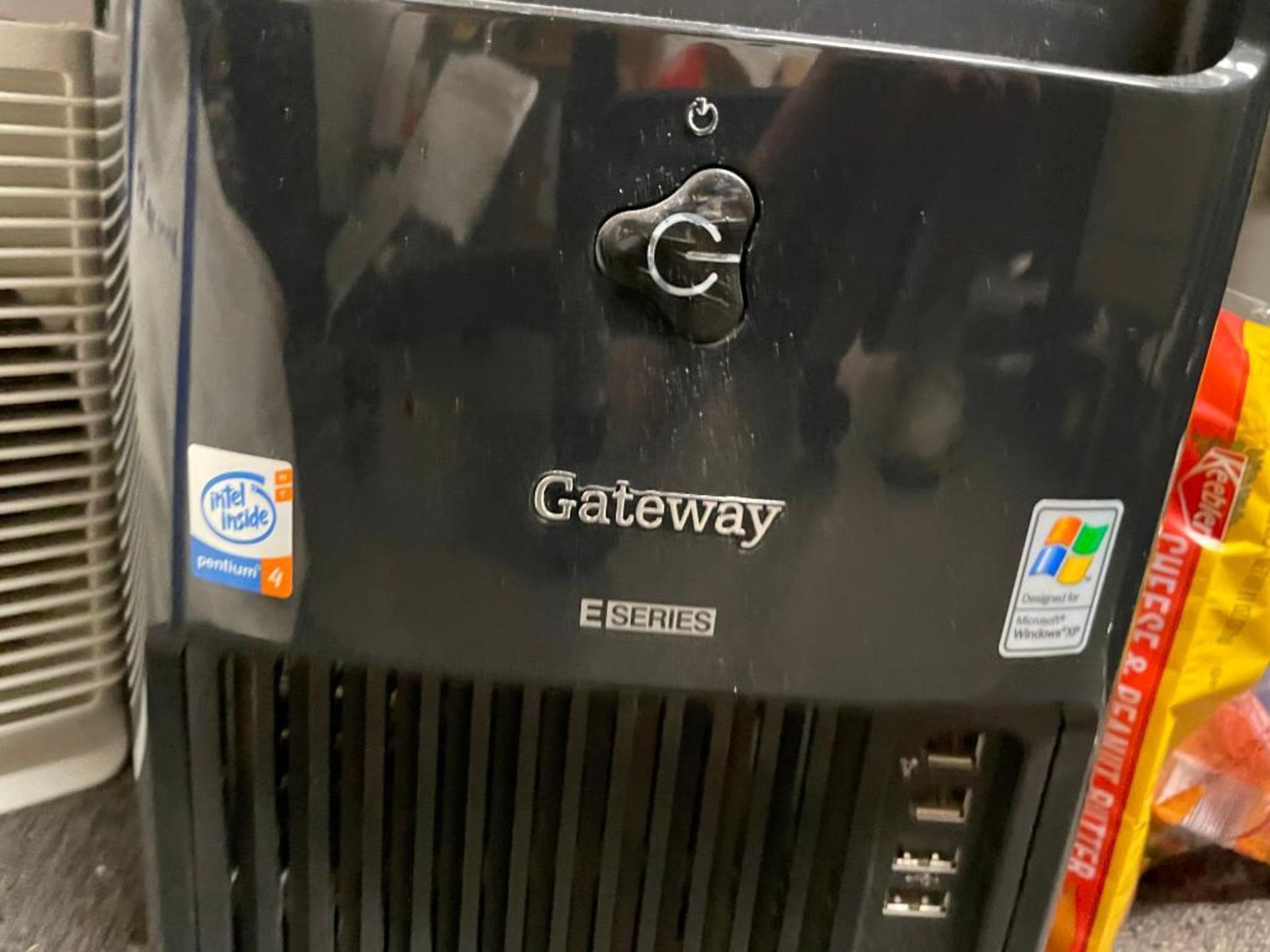 GATEWAY E-SERIES DESKTOP COMPUTER WITH MONITOR BRAND/MODEL: E6300 QTY: 1 - Image 3 of 5