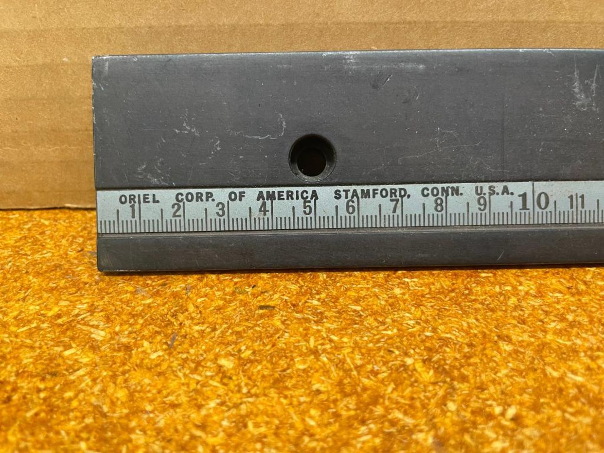OPTICAL RAIL WITH RULER BRAND/MODEL: ORIEL INFORMATION: 60cm LONG, 5-COUNTERSUNK HOLES QTY: 1 - Image 4 of 4