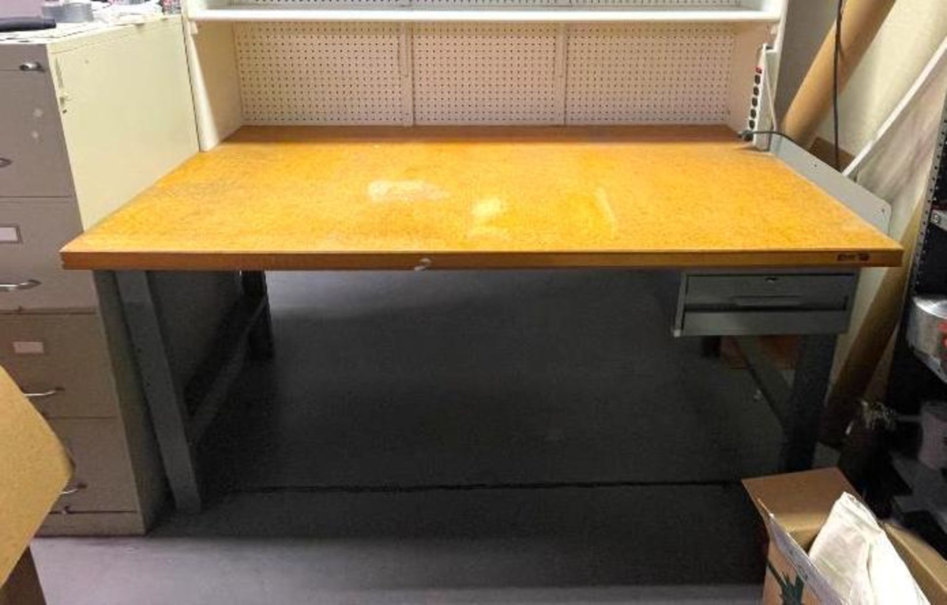 1-DRAWER METAL WORK BENCH WITH WOOD TOP SIZE: 72"X36" QTY: 1 - Image 3 of 6