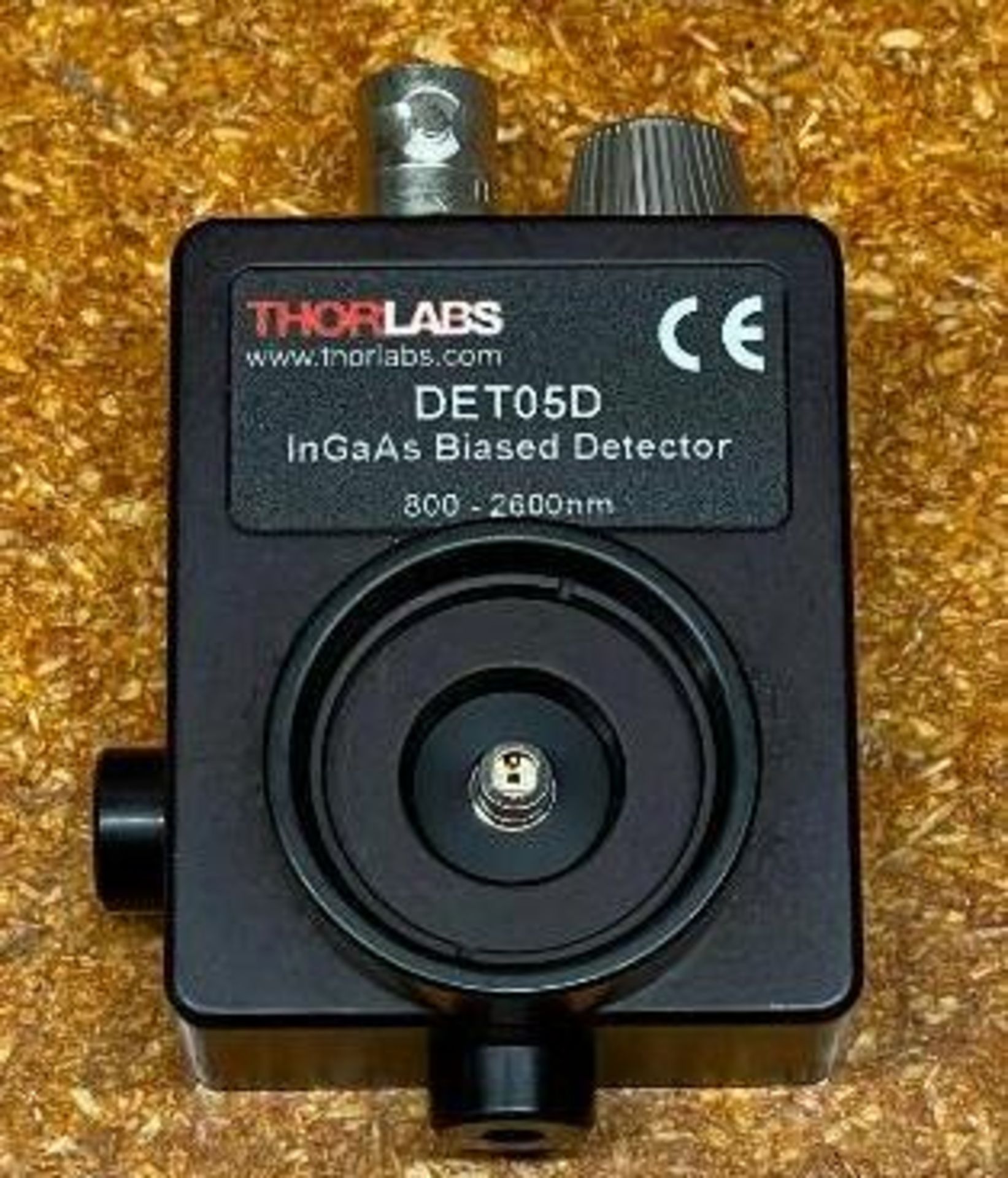 NIR PHOTODETECTOR BRAND/MODEL: THORLABS DET05D INFORMATION: InGaAs BIASED DETECTOR, 0.8-2.6mm RETAIL - Image 2 of 5