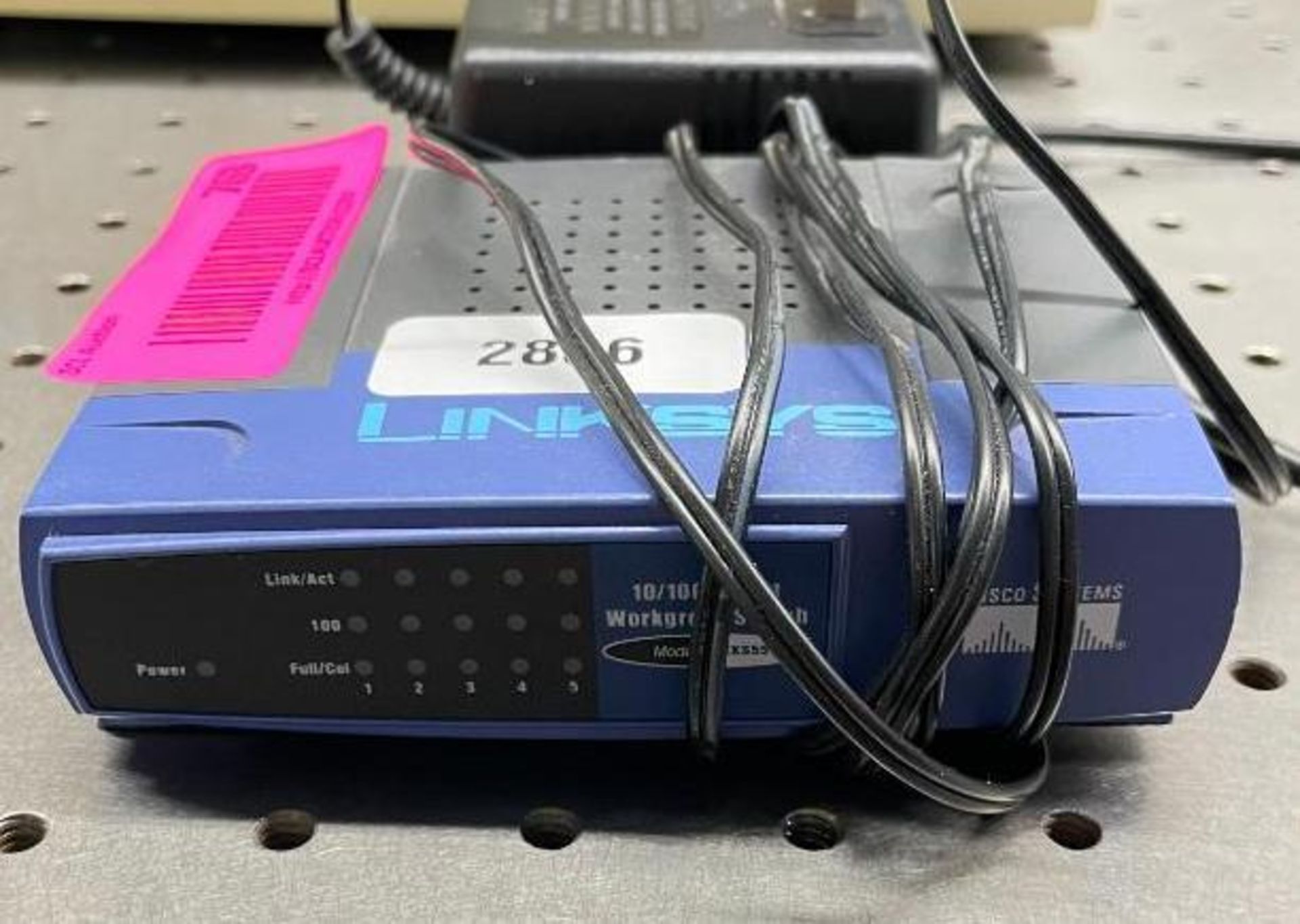 5-PORT LINK SYSTEM WORK GROUP SWITCH BRAND/MODEL: CISCO QTY: 1