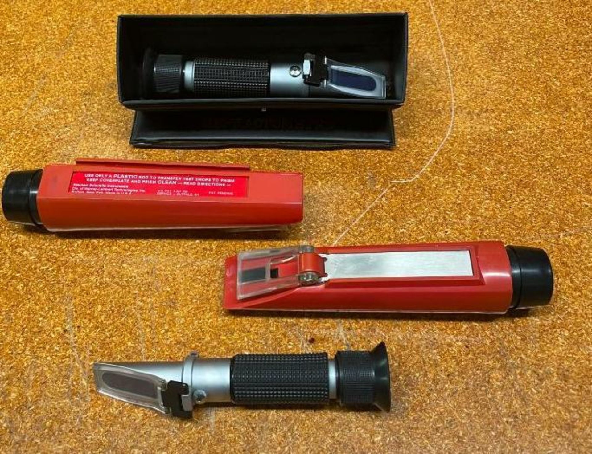 (4) PORTABLE REFRACTOMETERS QTY: 4