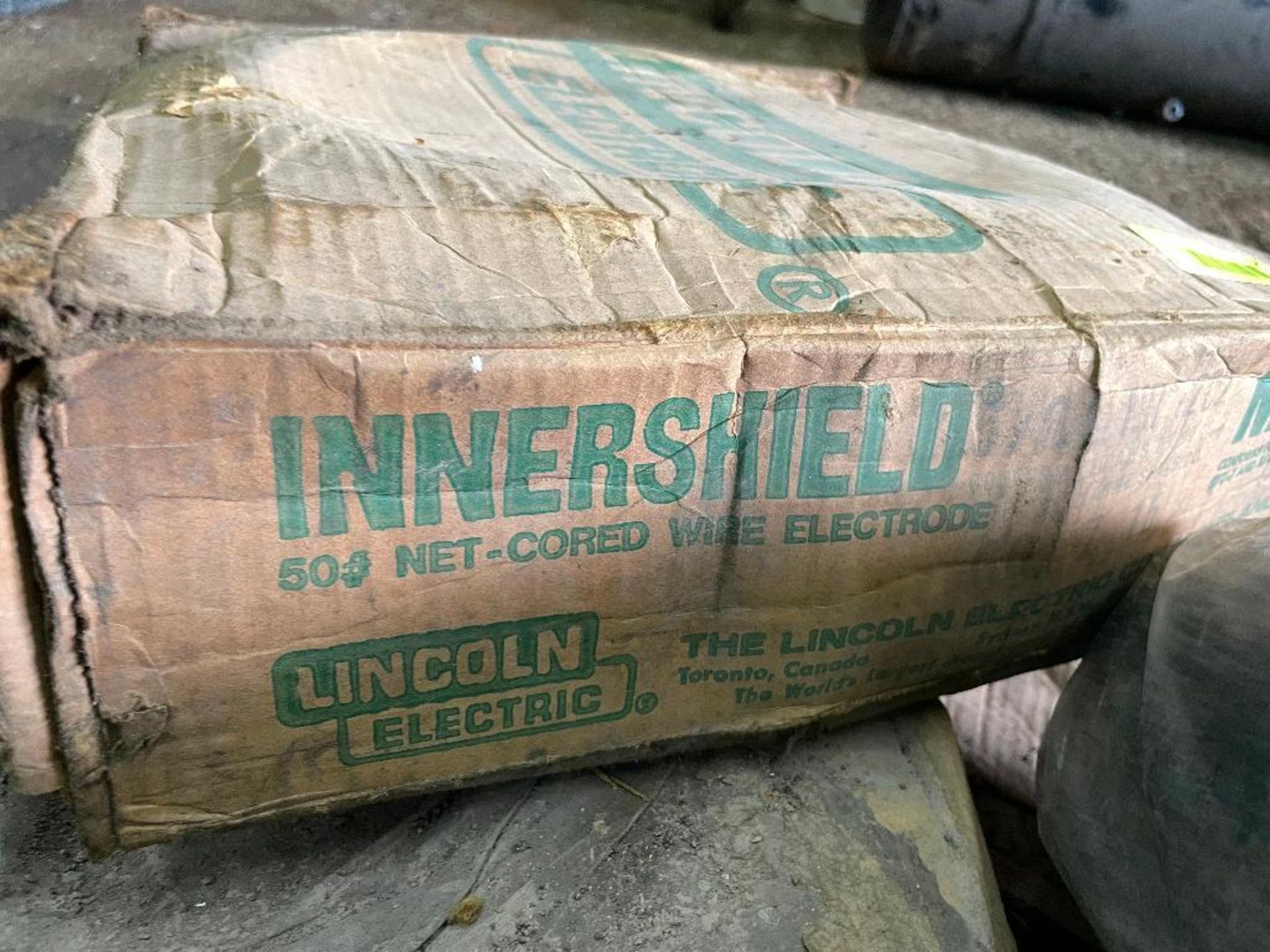DESCRIPTION: (10) ROILS OF INNERSHIEKLD 50 NET CORED WIRE ELECTRODES BRAND / MODEL: LINCOLN ELECTRIC - Image 2 of 2