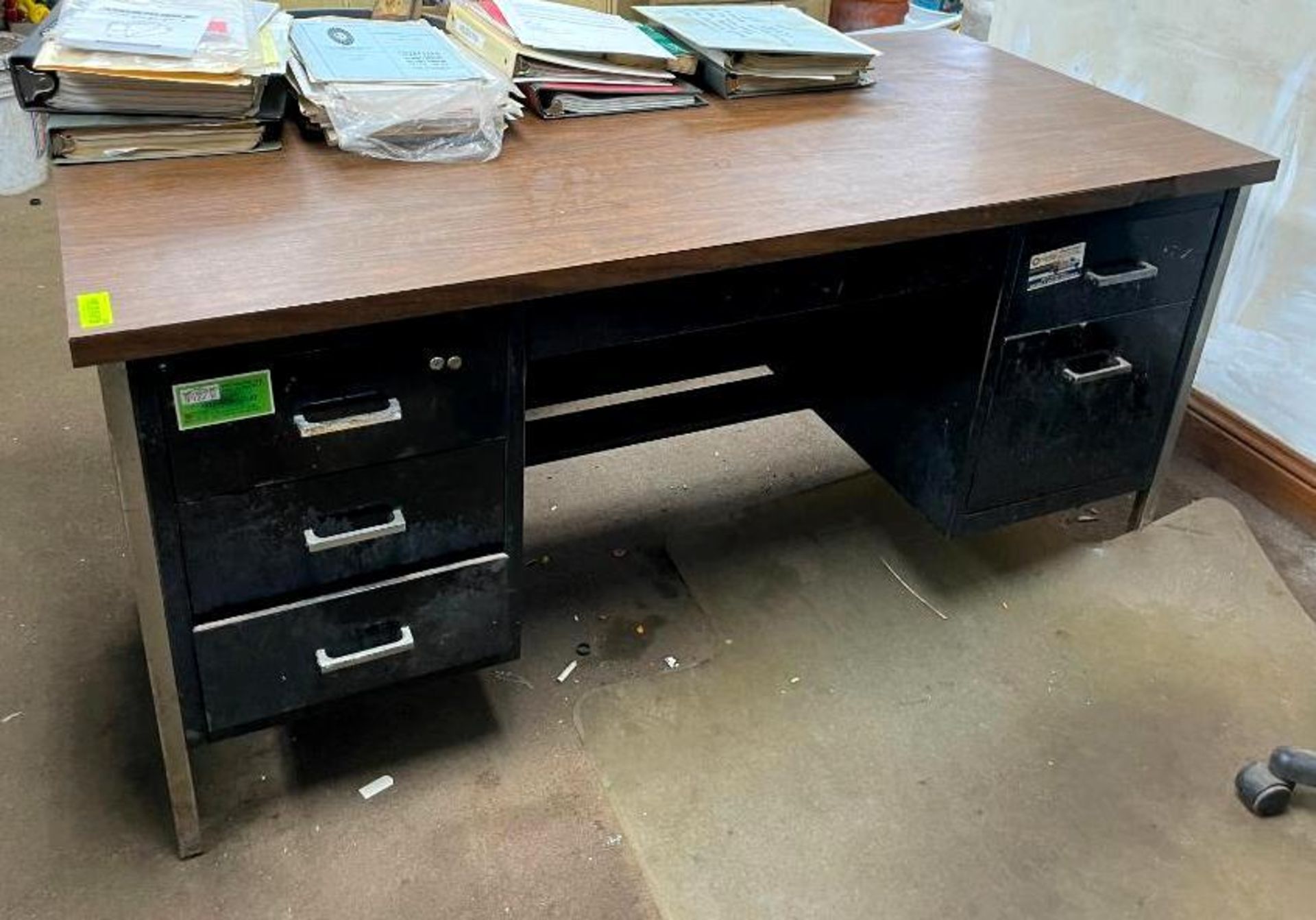 DESCRIPTION: 5-DRAWER METAL DESK WITH COMPOSITE TOP SIZE: 60" LOCATION: OFFICE QTY: 1