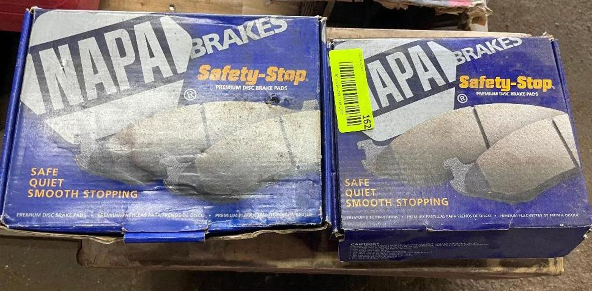 DESCRIPTION: (2) ASSORTED BOXES OF NAPA BRAKE PADS - SEE ADDITIONAL PHOTOS BRAND / MODEL: NAPA LOCAT - Image 3 of 5