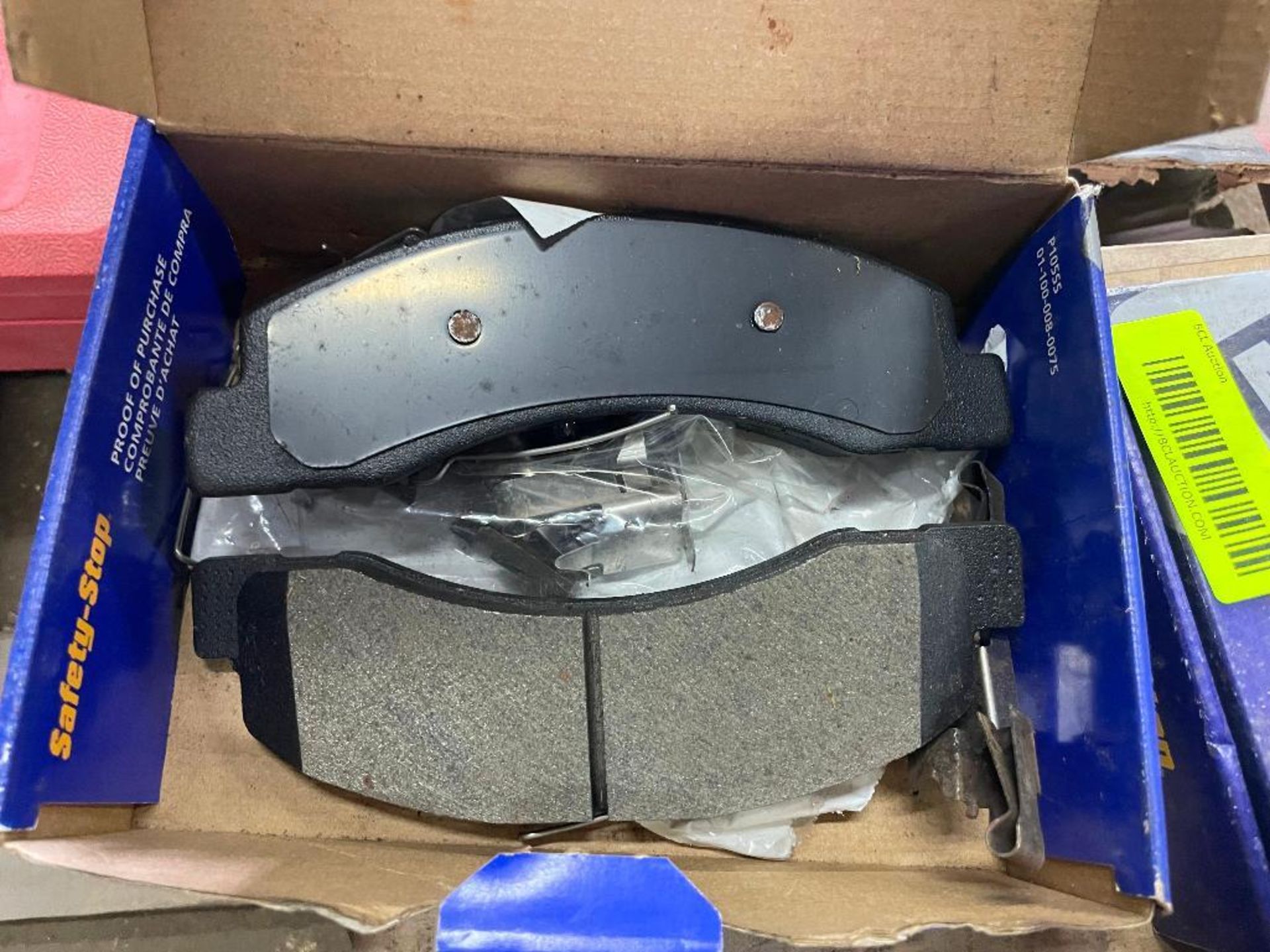 DESCRIPTION: (2) ASSORTED BOXES OF NAPA BRAKE PADS - SEE ADDITIONAL PHOTOS BRAND / MODEL: NAPA LOCAT - Image 2 of 5
