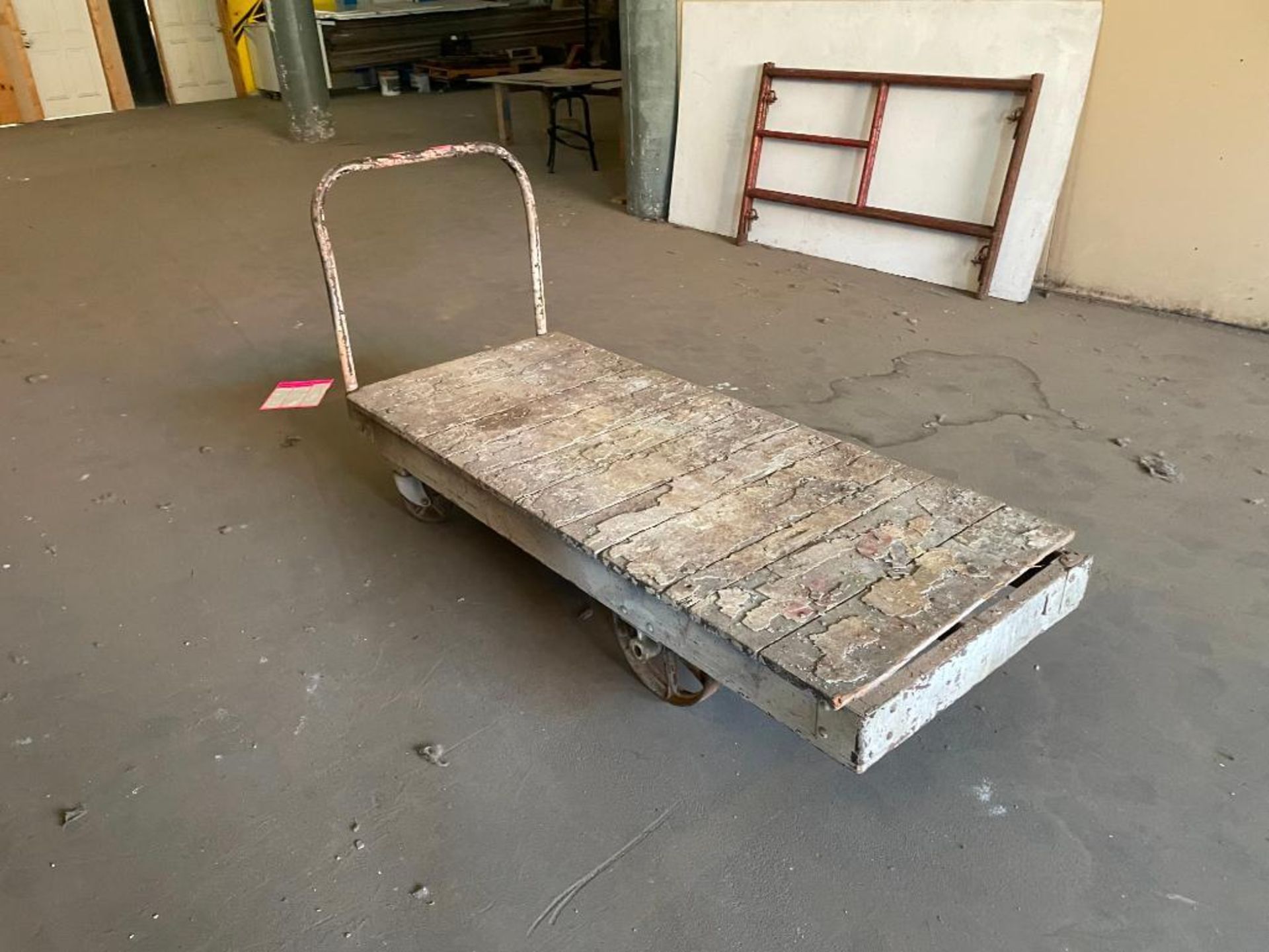 72" X 30" INDUSTRIAL PLATFORM CART SIZE: 72" X 30" LOCATION ROOM 1 QTY: 1 - Image 2 of 6