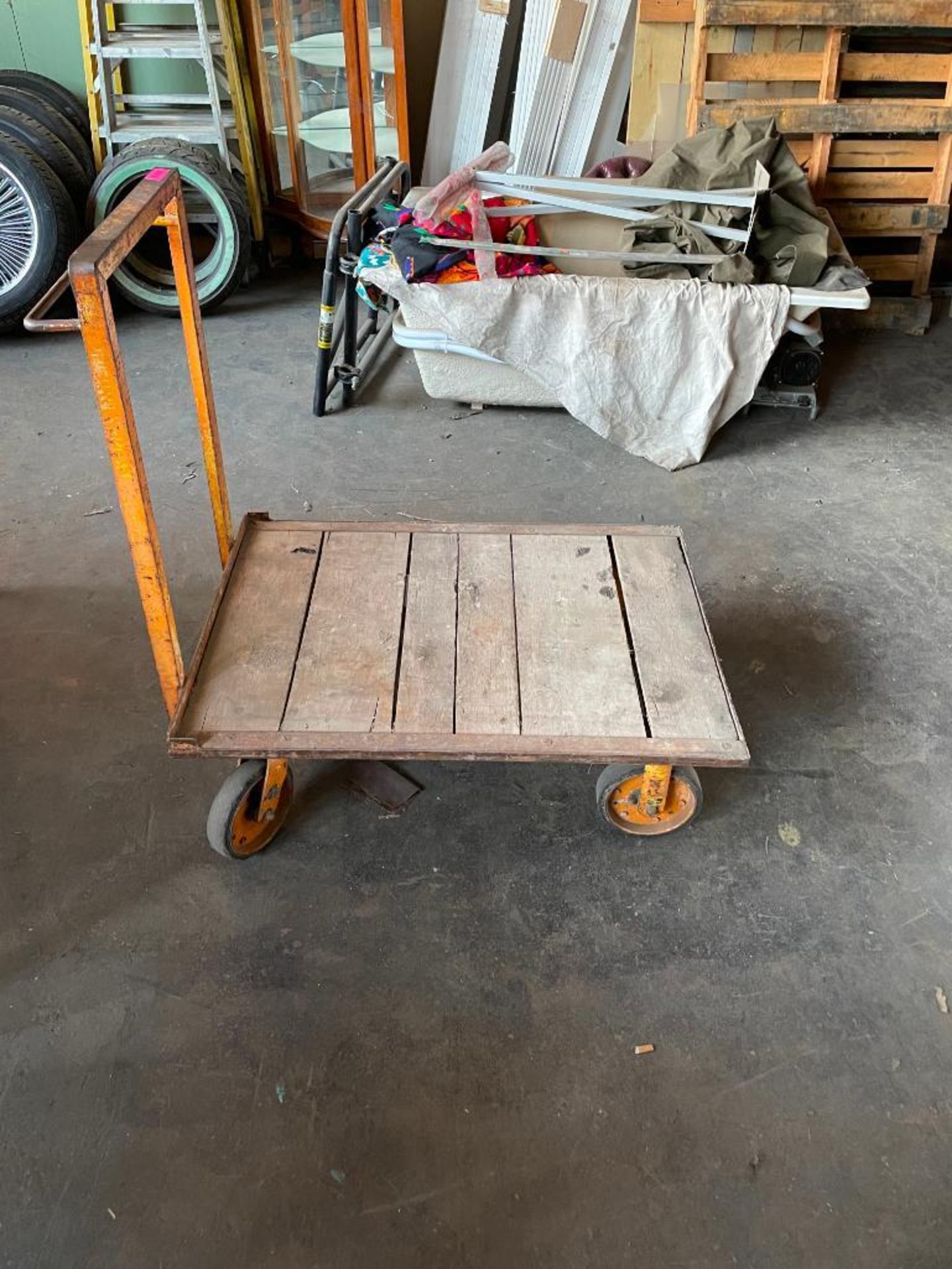 42" X 30" INDUSTRIAL PLATFORM CART SIZE: 42" X 30" LOCATION ROOM 2 QTY: 1 - Image 2 of 5