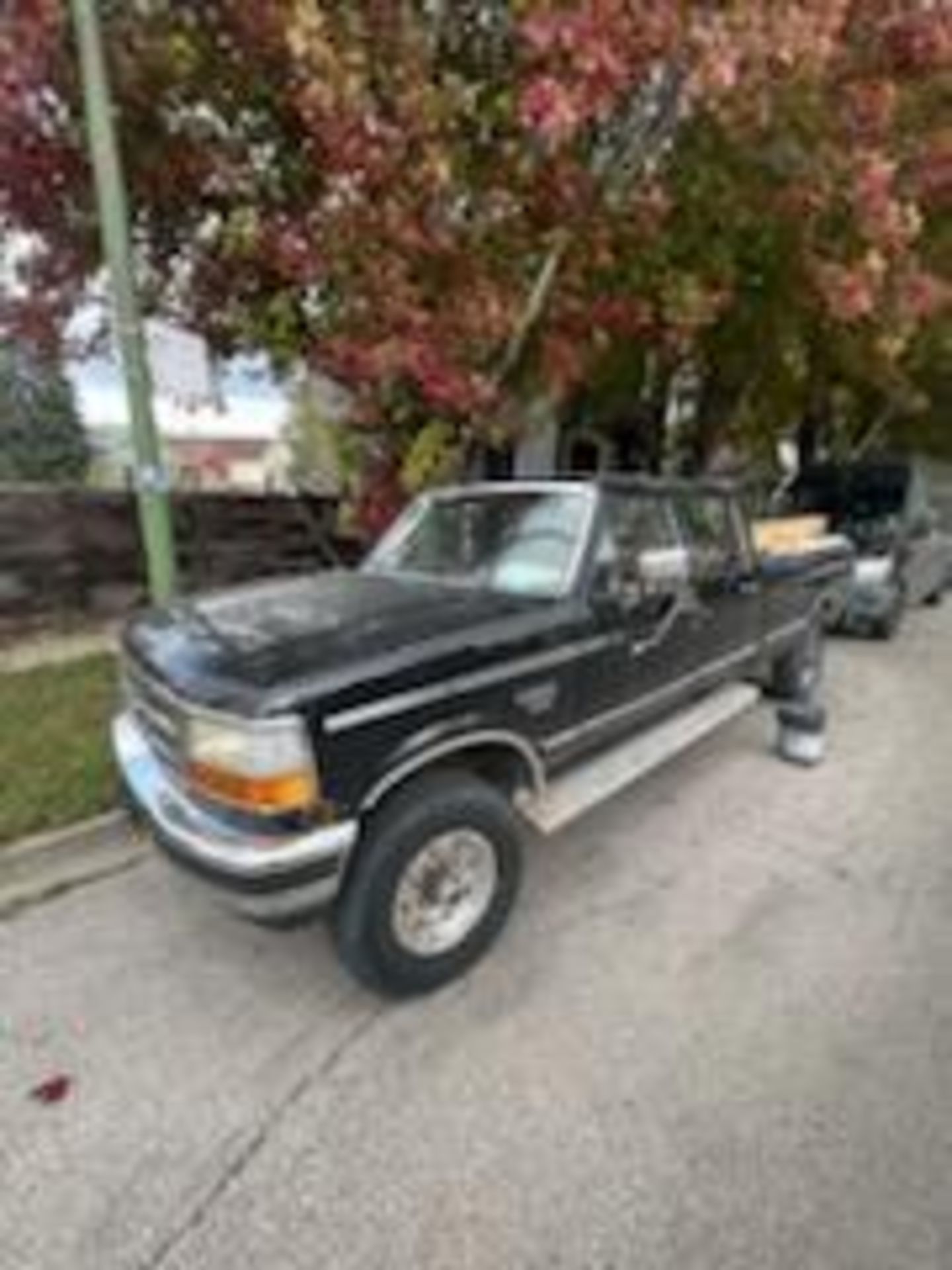 Year: 1997 Make: Ford Model: F-350 Vehicle Type: Pickup Truck Mileage: 240,xxx Body Type: Crew Cab E - Image 6 of 9