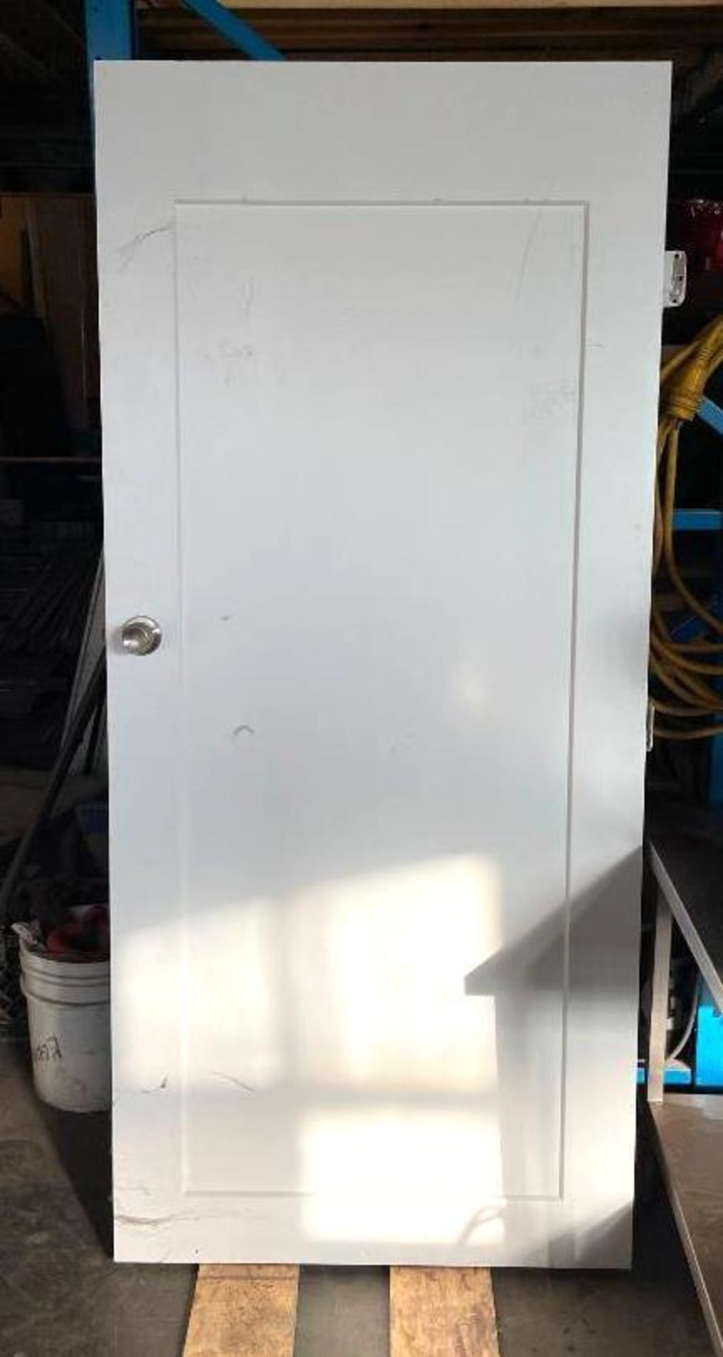 36" X 80" SHAKER WHITE INTERIOR DOOR SIZE: 36" X 80" LOCATION ROOM 2 QTY: 1