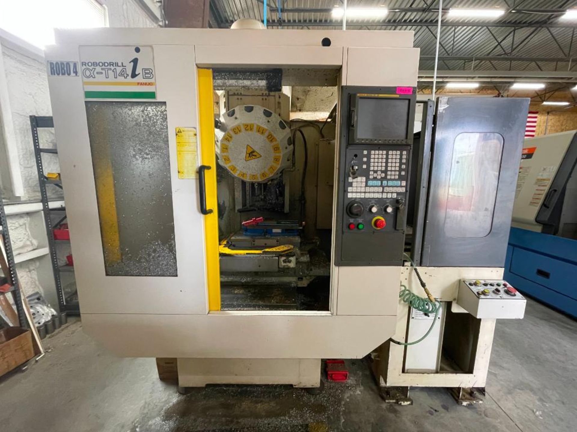 DESCRIPTION: 2000 FANUC ROBODRILL ALPHA-T14IB TAPPING CENTER BRAND/MODEL: FANUC ALPHA-T14IB INFORMAT - Image 6 of 32