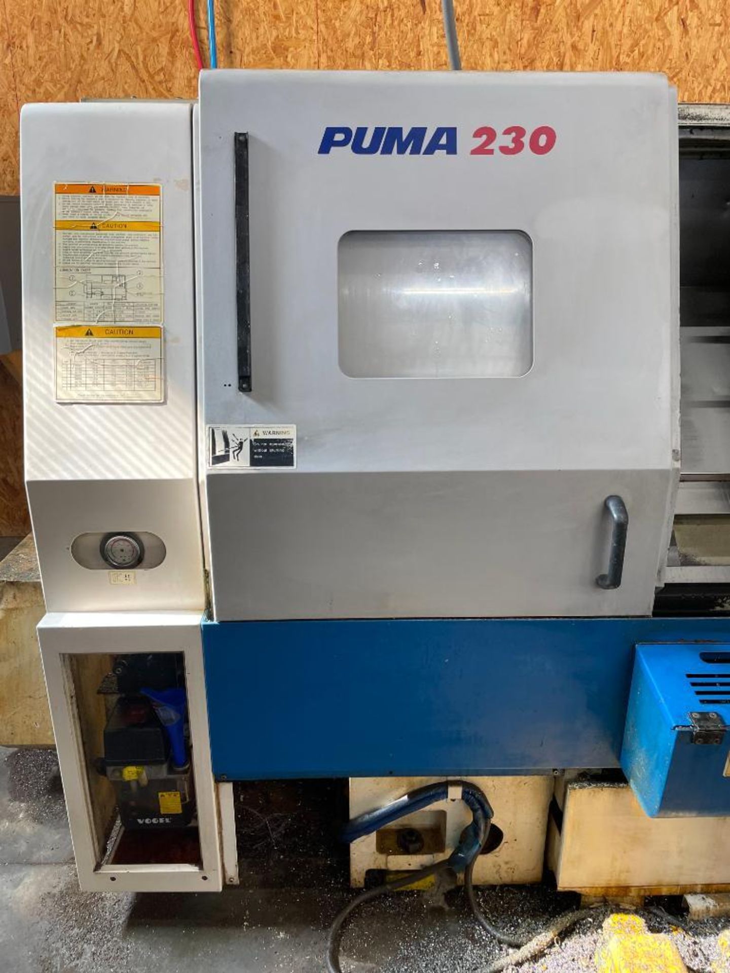 DESCRIPTION: 2000 DAEWO PUMA 230C CNC LATHE W/ TURBO SYSTEMS CONVEYER CHIPPER (INCLUDES SPARE PARTS - Image 9 of 40