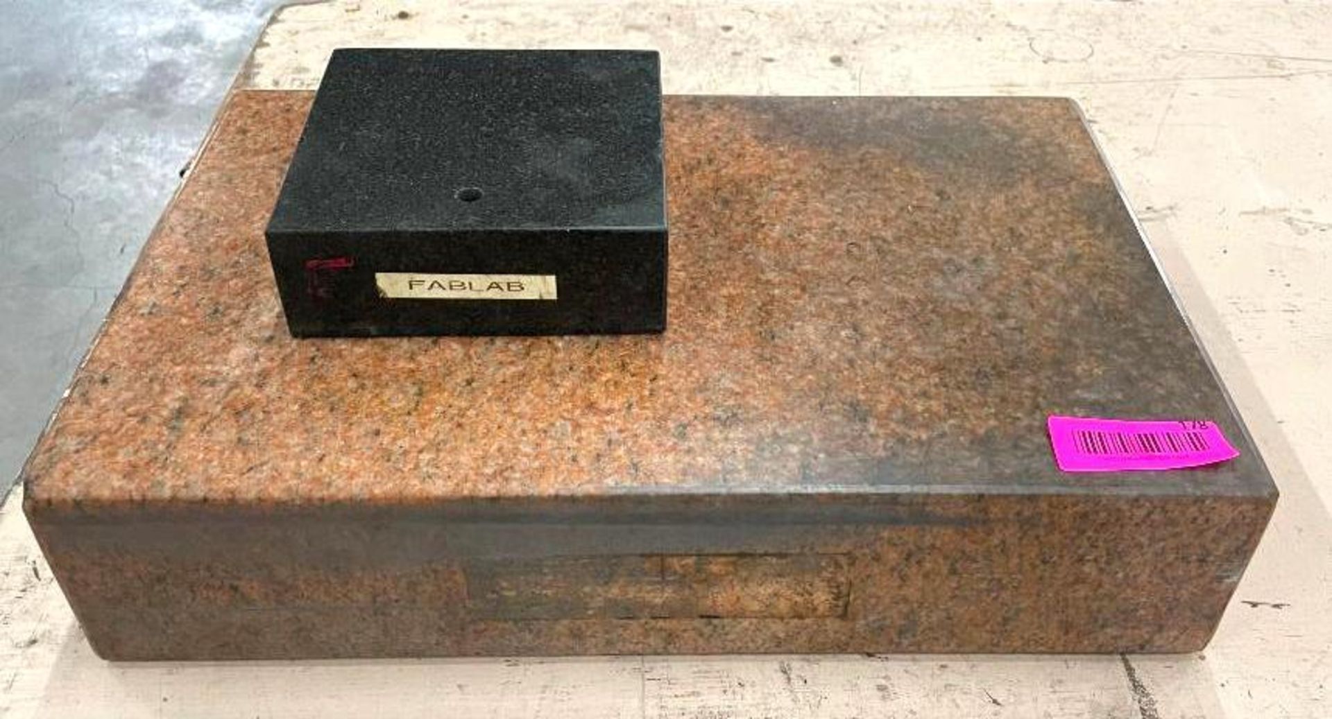 DESCRIPTION: GRANITE SURFACE STONE BRAND/MODEL: STARRETT SIZE: 18"X12"X4" QTY: 1