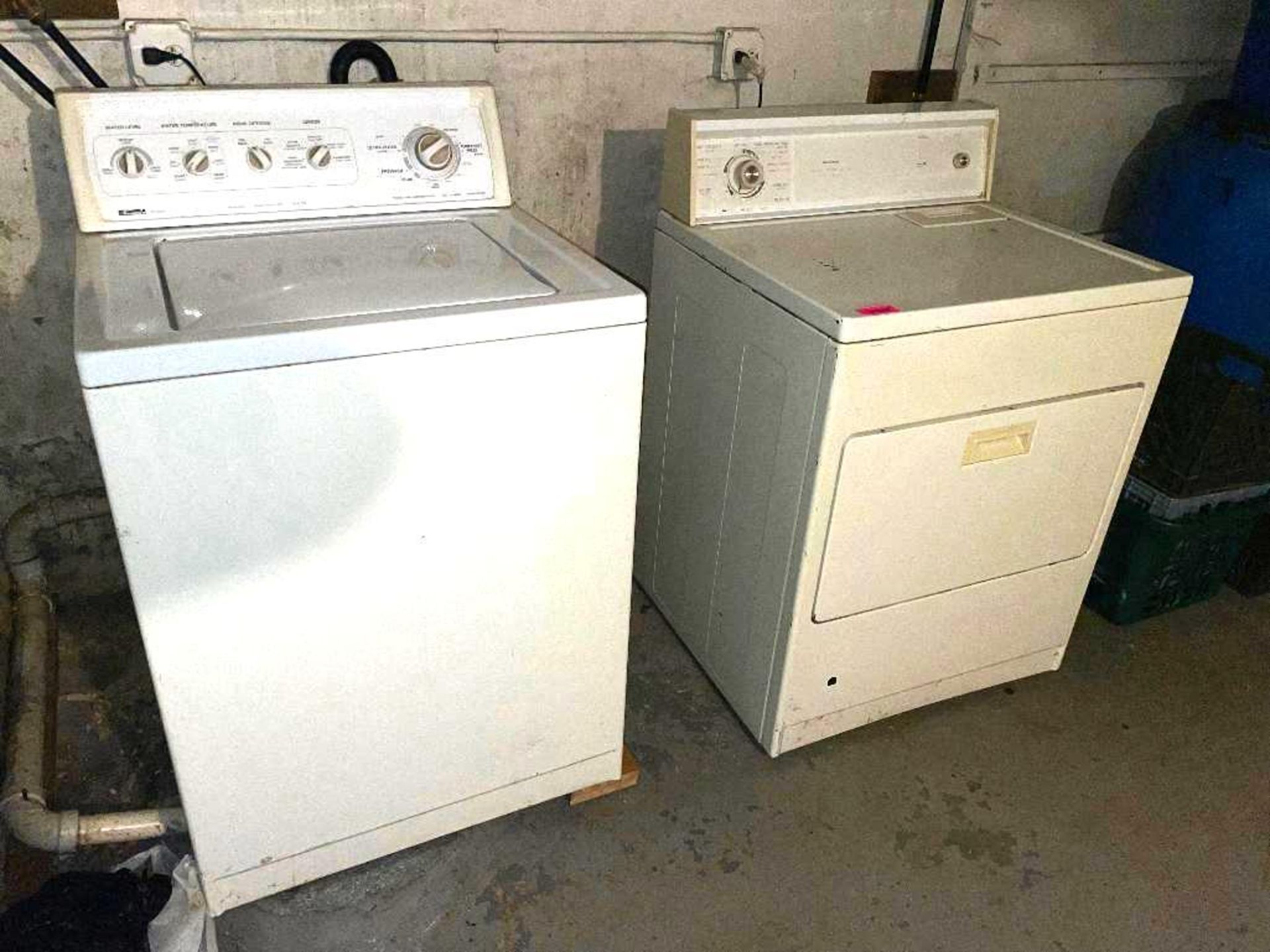 DESCRIPTION: SEARS DRYER AND KENMORE HOUSE HOLD DRYER ADDITIONAL INFORMATION IN WORKING ORDER LOCATI