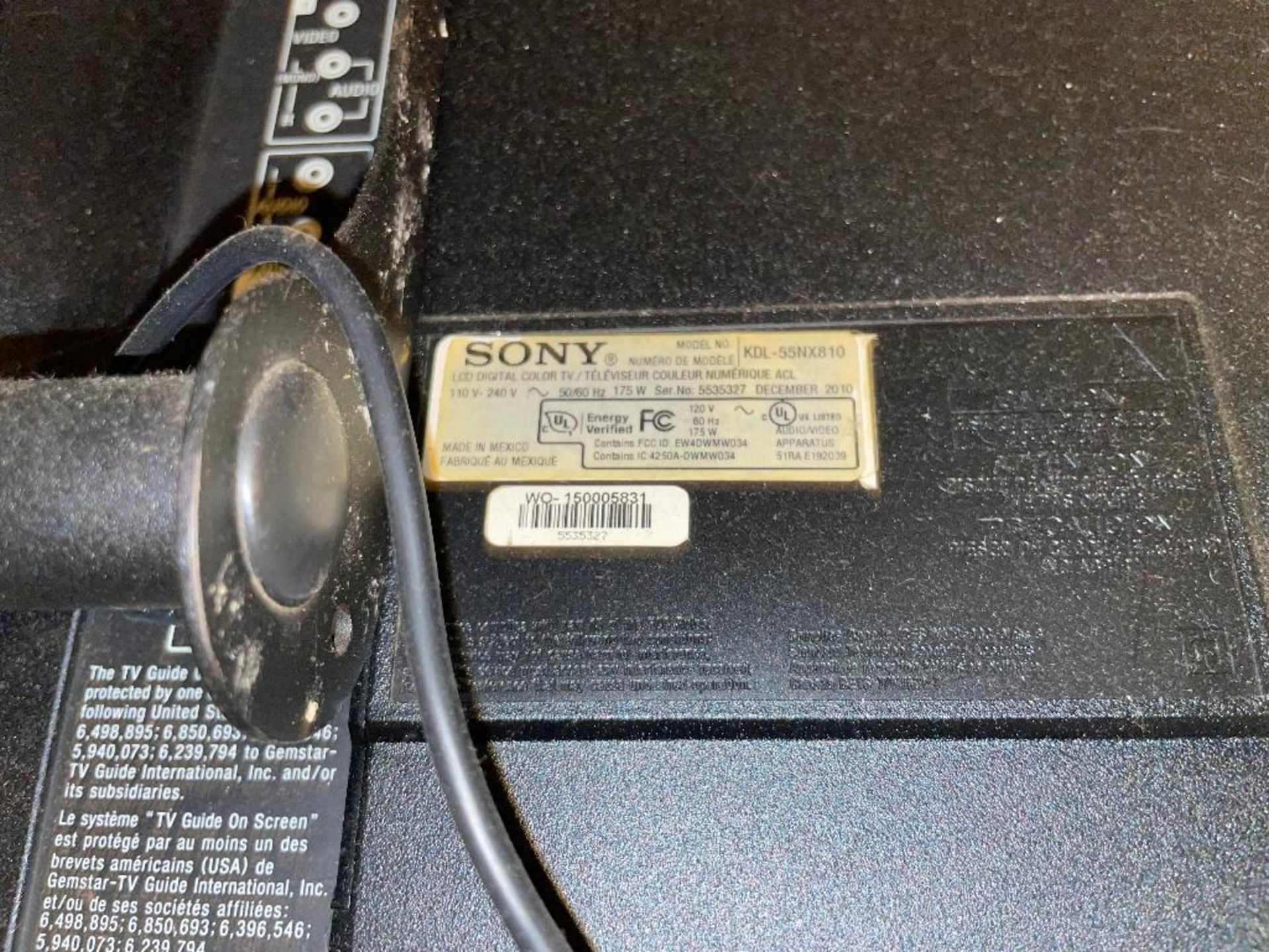 DESCRIPTION: SONY 55" LCD TV W/ WALL MOUNTED BRACKET BRAND / MODEL: SONY KDL-55NX810 SIZE 55" LOCATI - Image 2 of 2