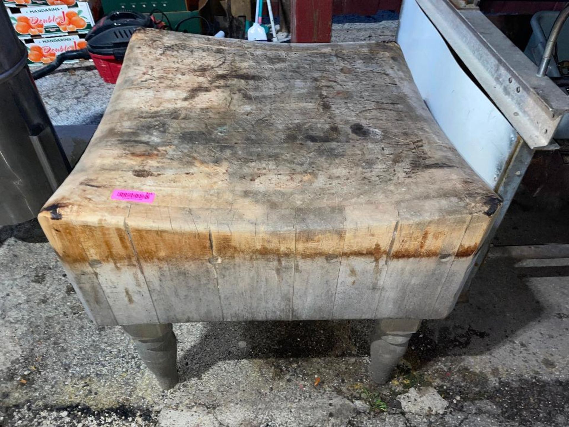 DESCRIPTION: 26" X 26" VINTAGE BUTCHER BLOCK TABLE LOCATION: OUTSIDE QTY: 1 - Image 2 of 2