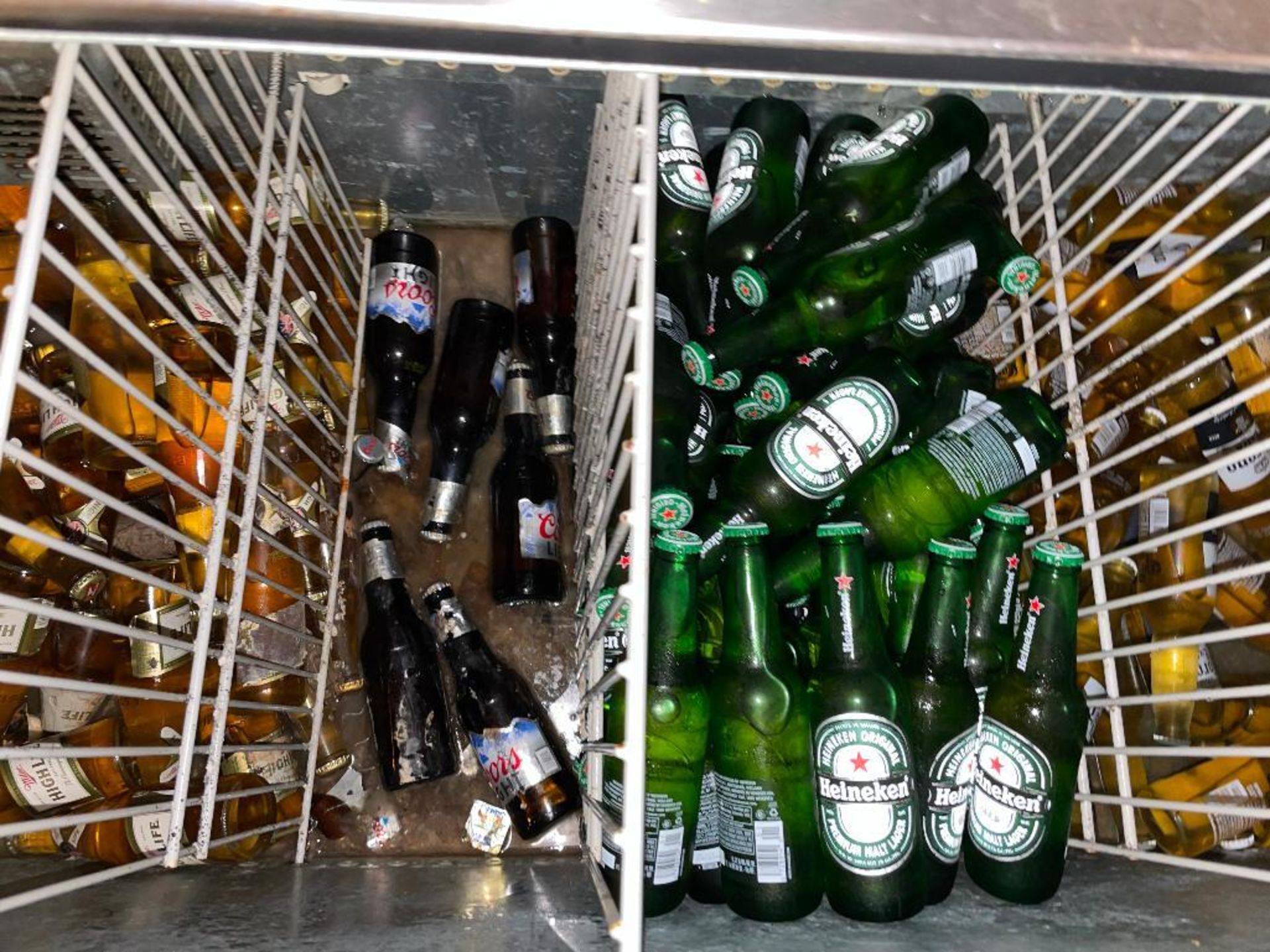 DESCRIPTION: CONTENTS OF LOT #15 - APPROX 100+ BOTTLES OF COLD BEER. ADDITIONAL INFORMATION FIRST DA - Image 4 of 5