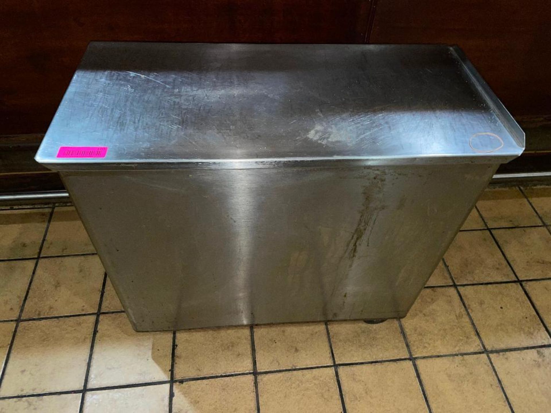 DESCRIPTION: 15 GALLON STAINLESS INGREDIENTS BIN LOCATION: SEATING QTY: 1