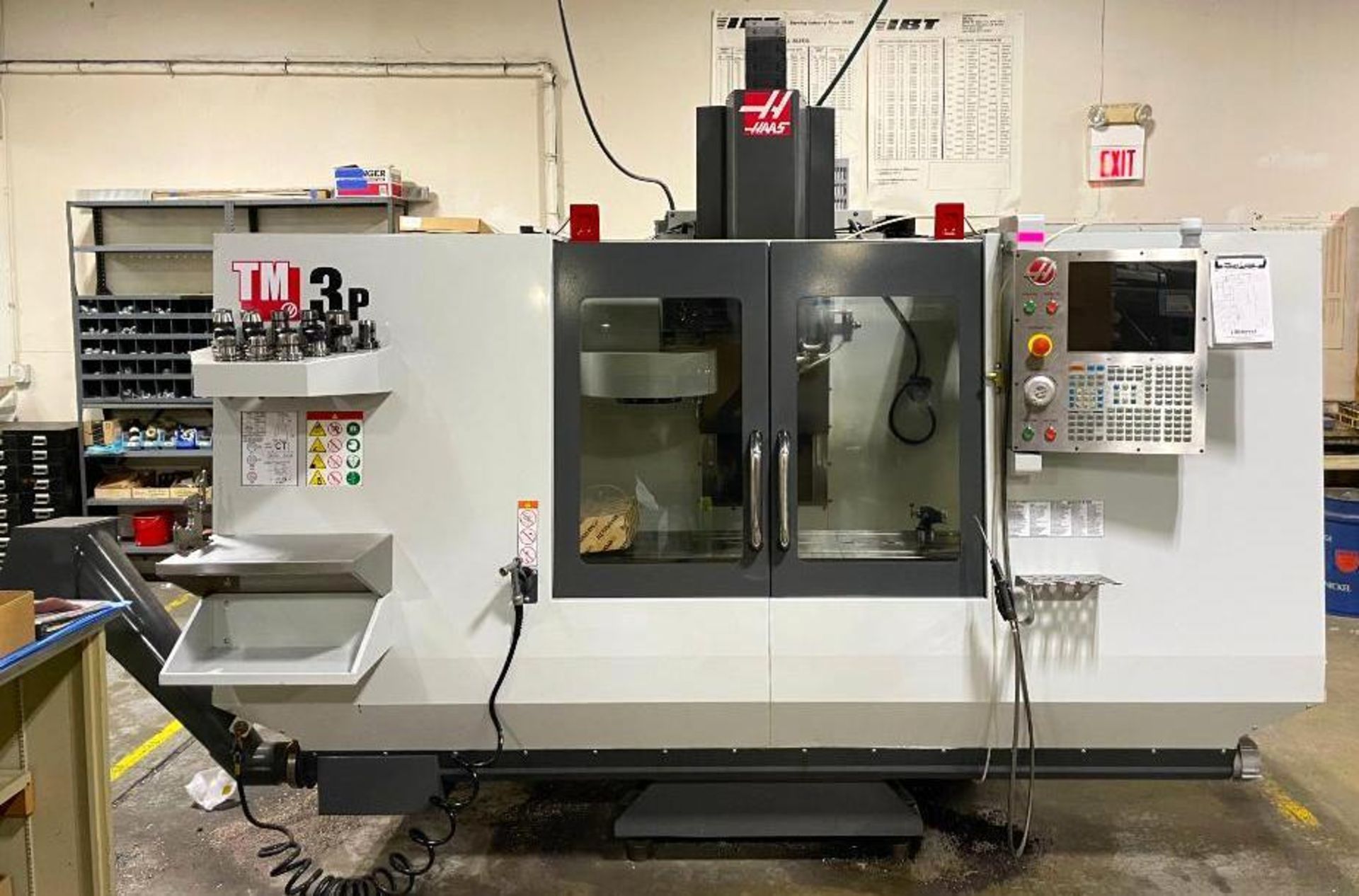 2016 HAAS TM-3P VERTICAL MACHINING CENTER INFORMATION: 220V, 3 PHASE, POWER ON HRS: 6843, CYCLE STAR