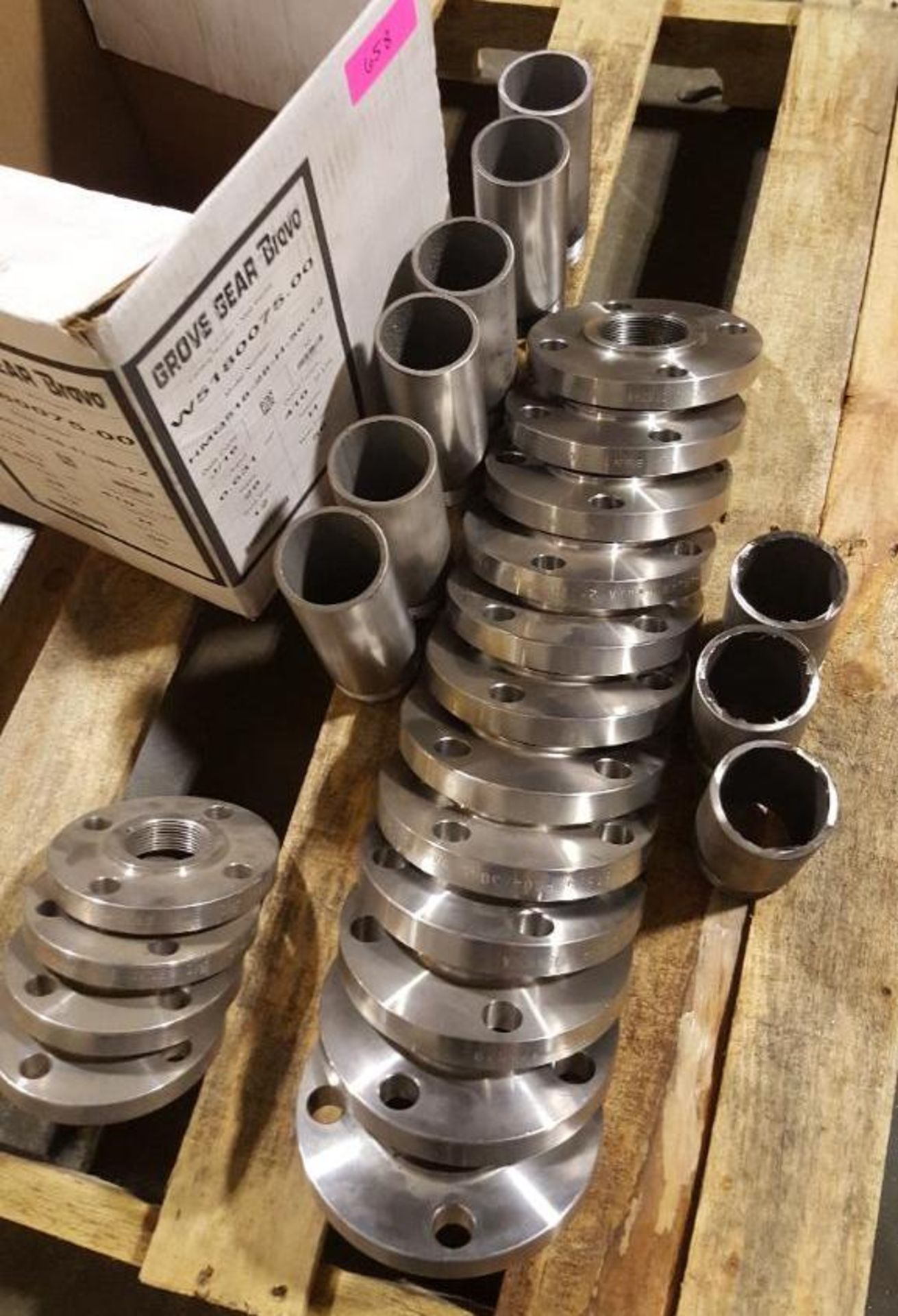 (12) 2" SS #150 FLANGES, (4) 1-1/2" SS #150 FLANGES, AND (9) 2" SCH SS NIPPLES THREADED ON ONE END L