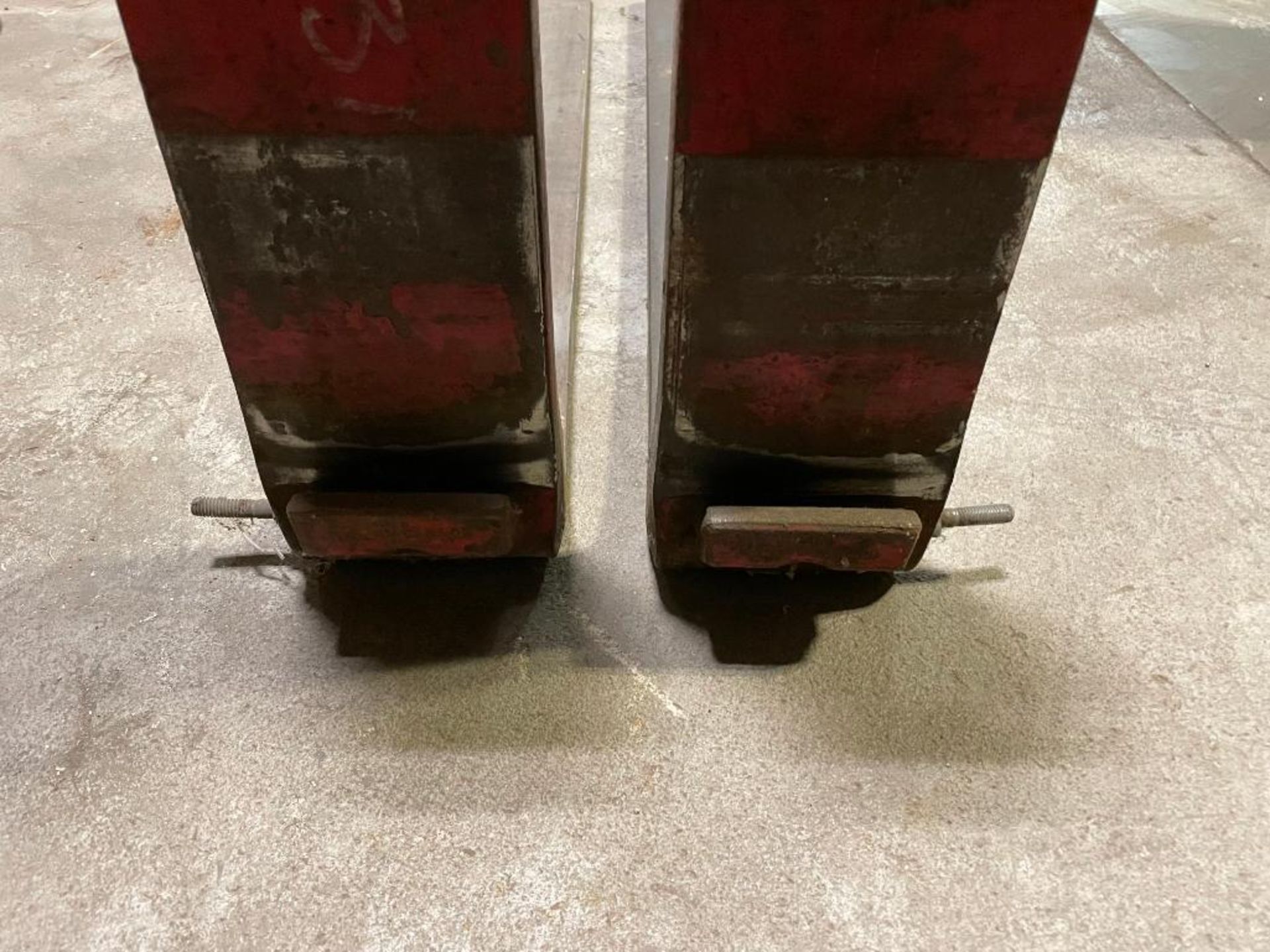 36" X 5" FORKLIFT FORKS (PAIR) SIZE: 36" X 5" QTY: 1 - Image 8 of 10