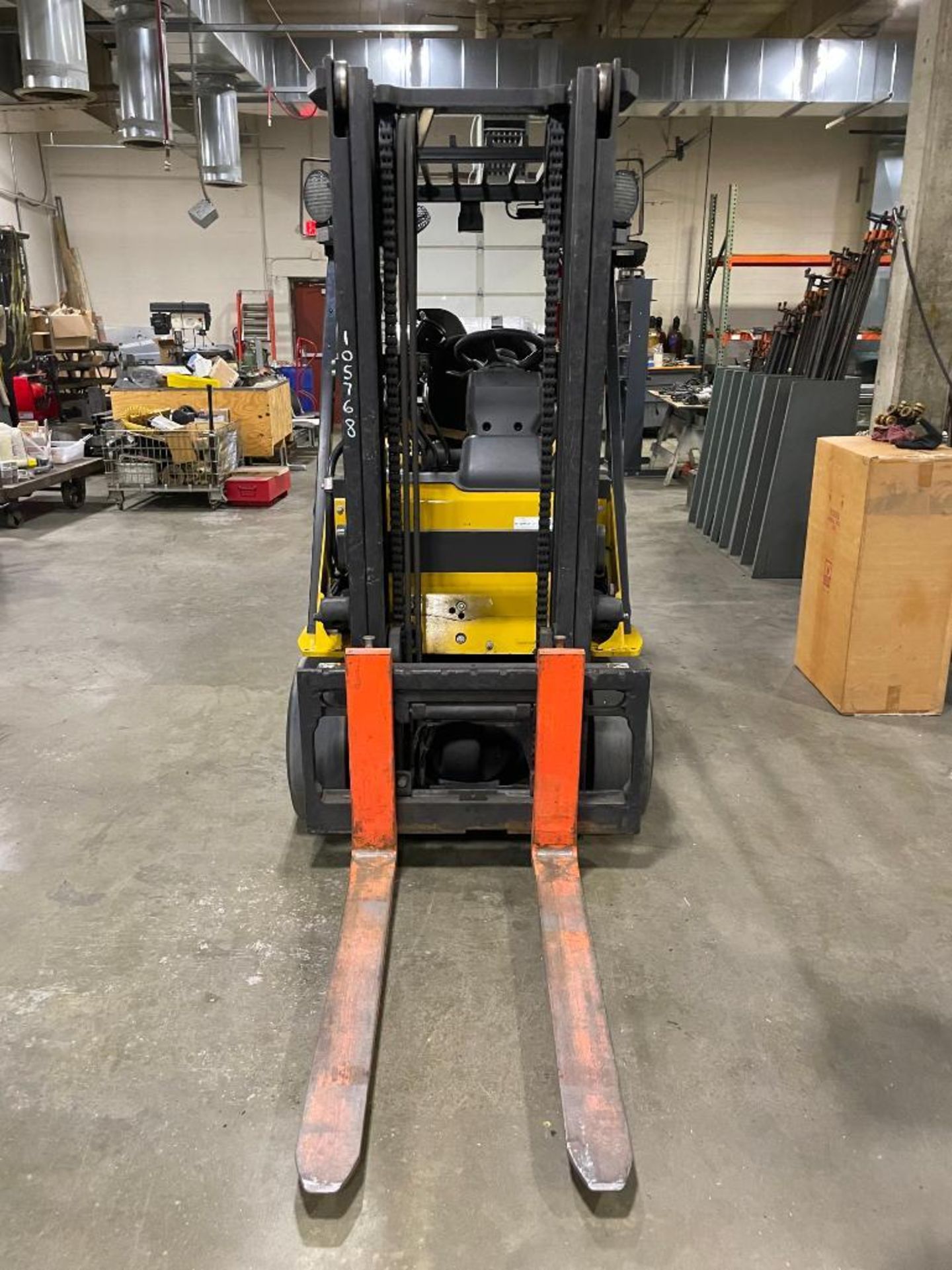 CAT 6,000 LB. FORKLIFT BRAND/MODEL: 2C6000 INFORMATION: 5000 HRS., IN GREAT CONDITION LOCATION: WARE - Image 6 of 18