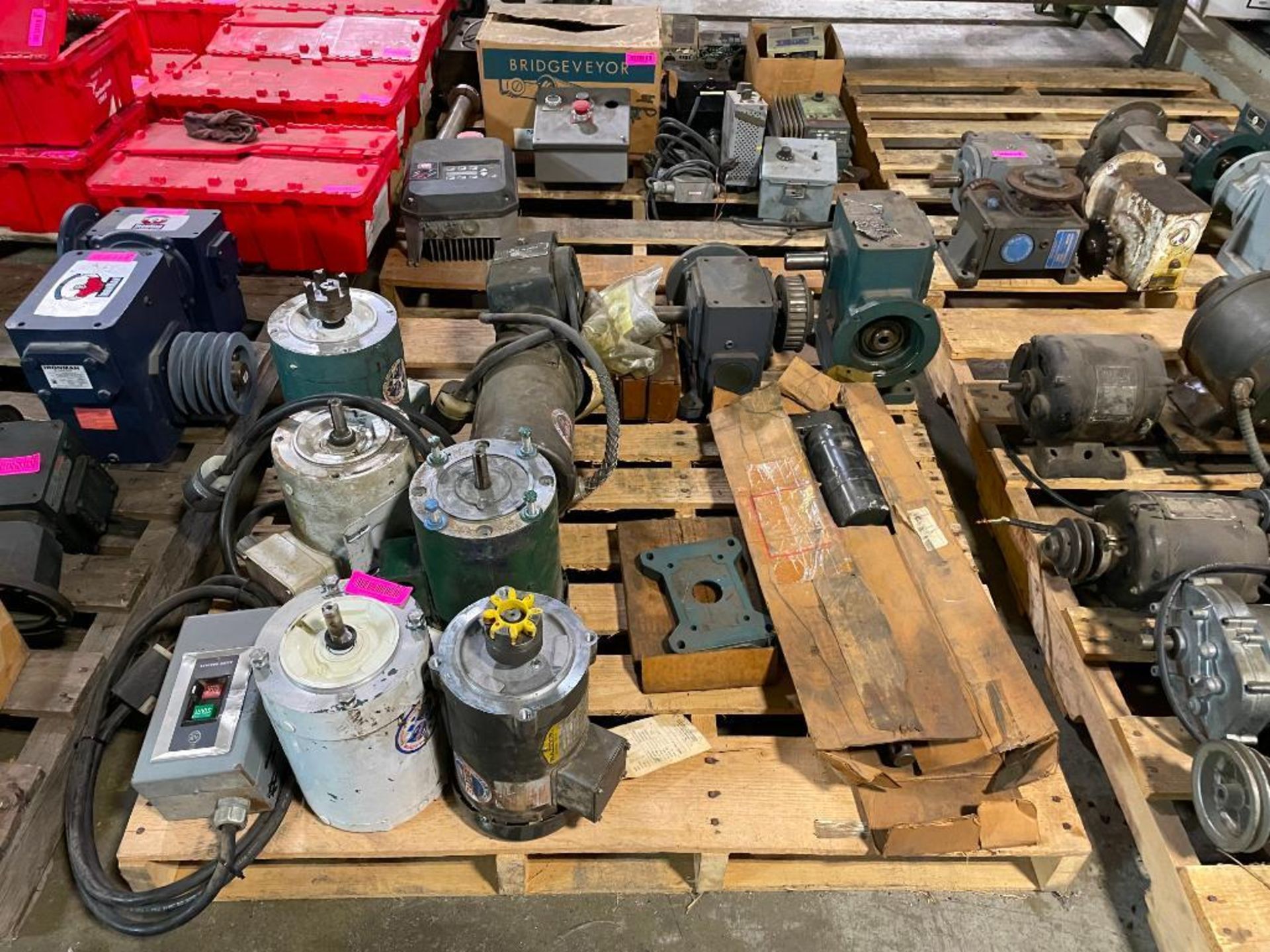 CONTENTS OF PALLET (ASSORTED MOTORS, GEAR REDUCERS AND MISC. PARTS AS SHOWN) INFORMATION: WORKING CO - Image 2 of 8