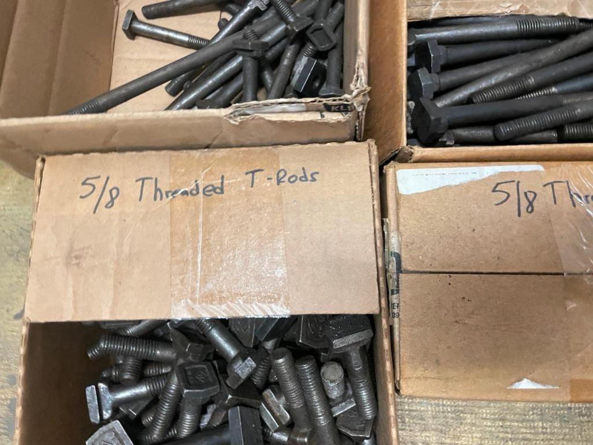 ASSORTED 5/8" THREADED T-RODS LOCATION: WAREHOUSE QTY: 1 - Image 3 of 4