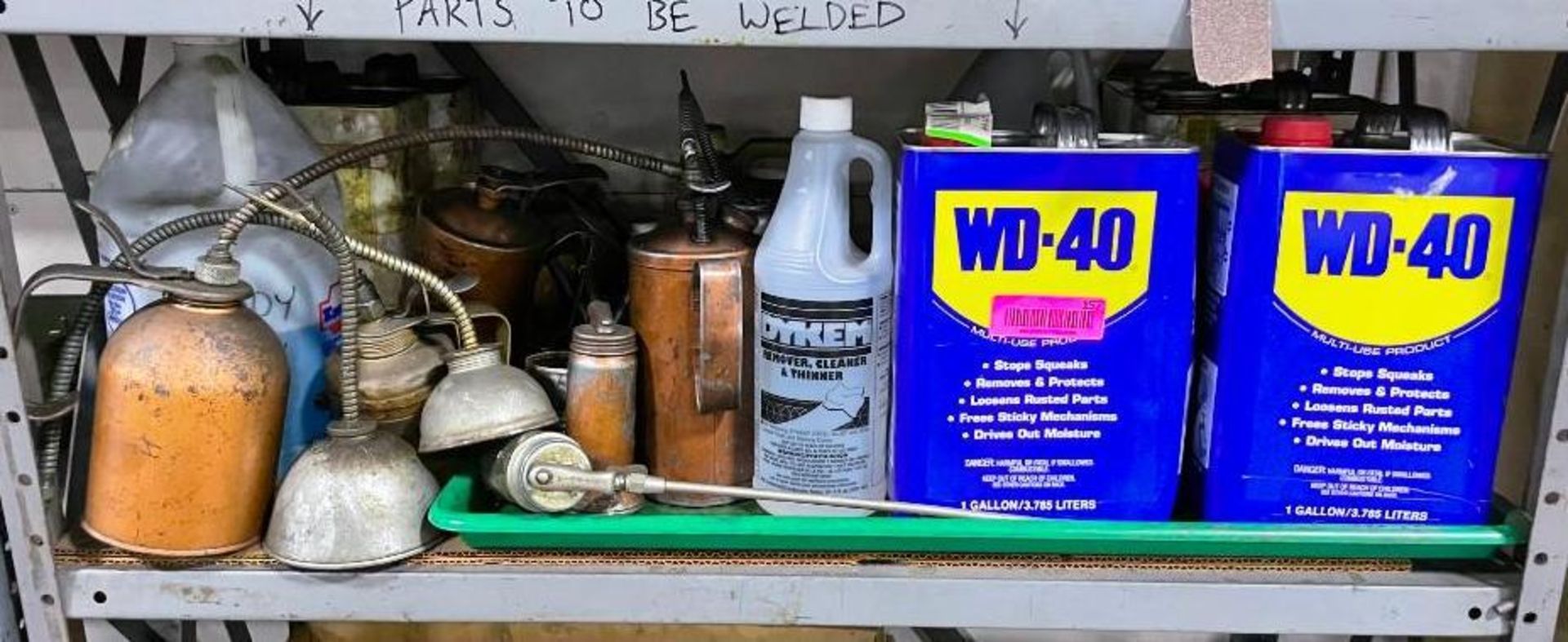 ASSORTED OIL CANS AND LUBRICANT AS SHOWN LOCATION: WAREHOUSE QTY: 1