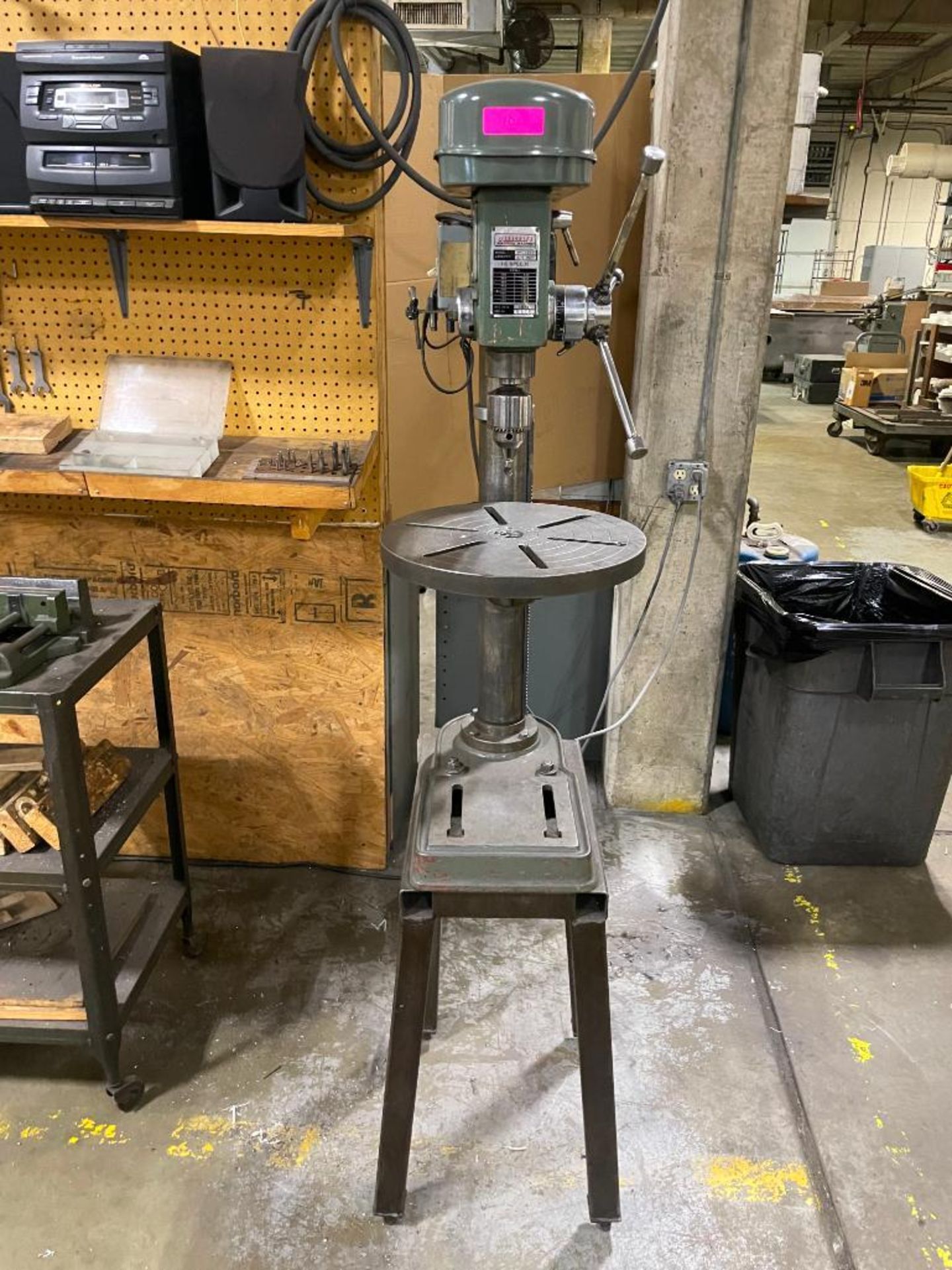 1977 DURACRAFT 16-SPEED DRILL PRESS BRAND/MODEL: DP-1617 SIZE: 3/4" LOCATION: WAREHOUSE QTY: 1 - Image 2 of 5