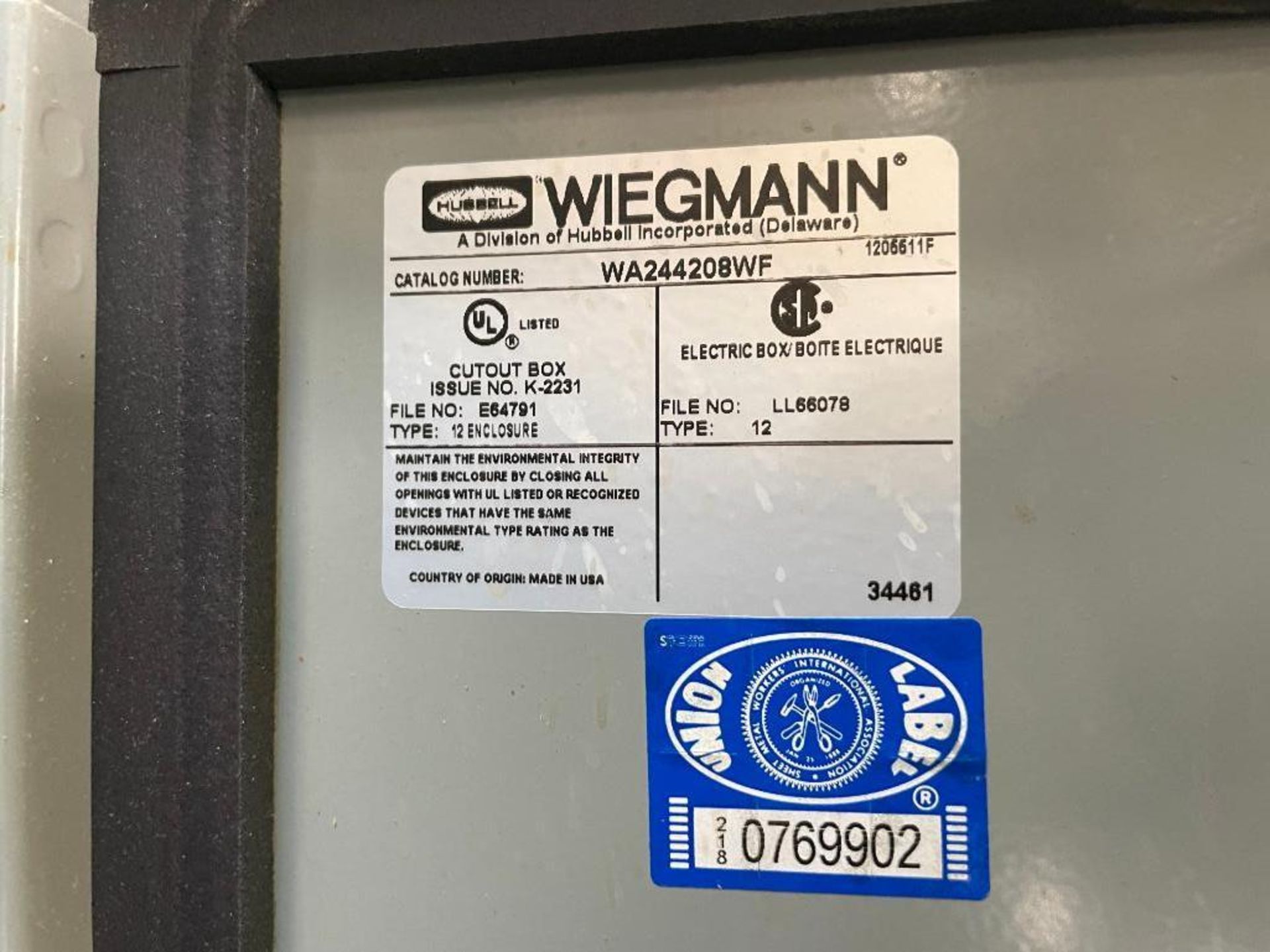 WIEGMANN ELECTRICAL CUTOUT BOX ENCLOSURE SIZE: 24"X42"X8" LOCATION: WAREHOUSE QTY: 1 - Image 5 of 5