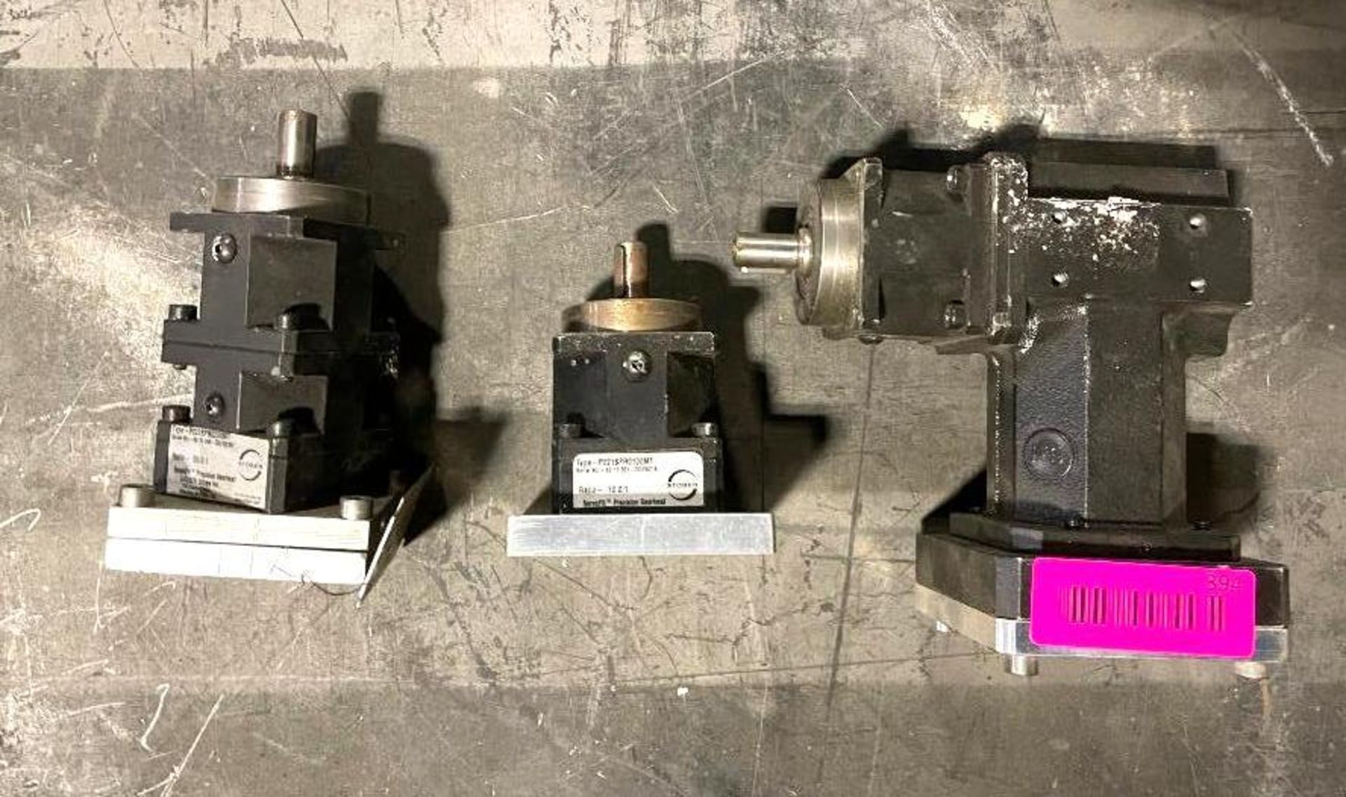 ASSORTED GEARHEAD MOTORS AS SHOWN INFORMATION: WORKING CONDITION UNKNOWN, FOR PARTS QTY: 1