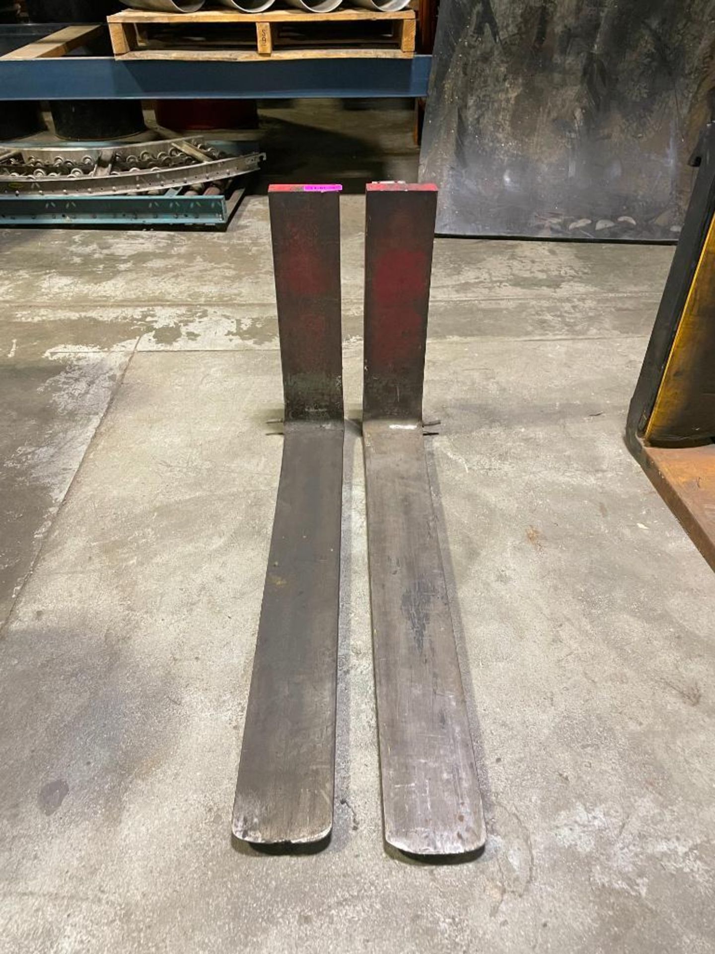 36" X 5" FORKLIFT FORKS (PAIR) SIZE: 36" X 5" QTY: 1 - Image 2 of 10